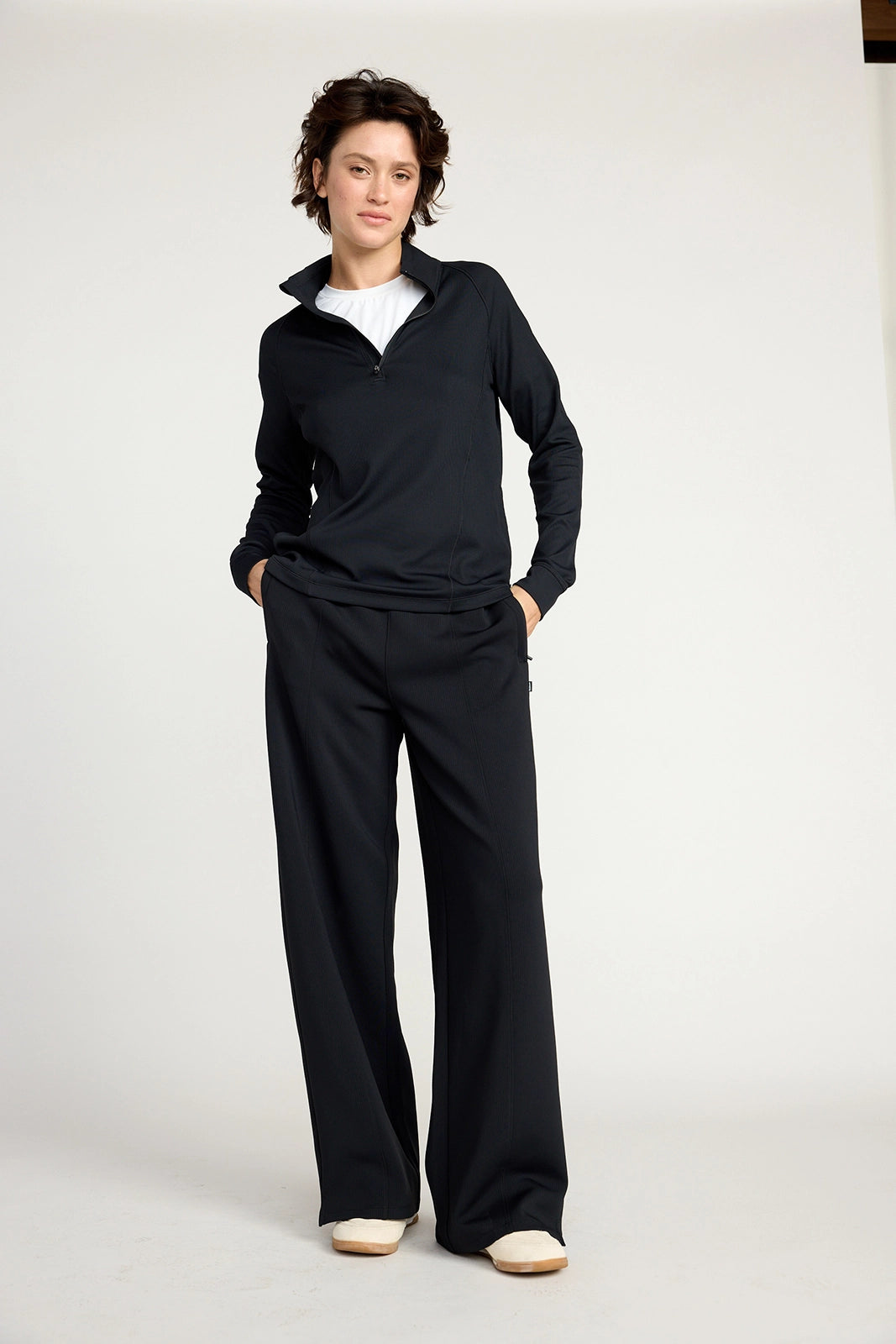 The Active Ribbed GRS Certified Recycled Nylon 1/4 Zip - Black