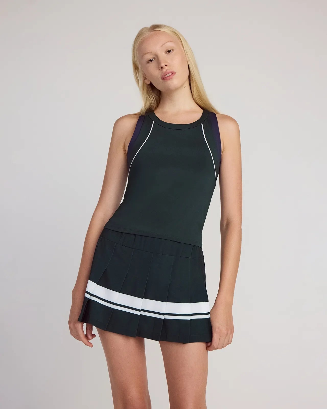 The Active Built-In Bra GRS Certified Recycled Poly Cropped Tank - Pine Grove/White