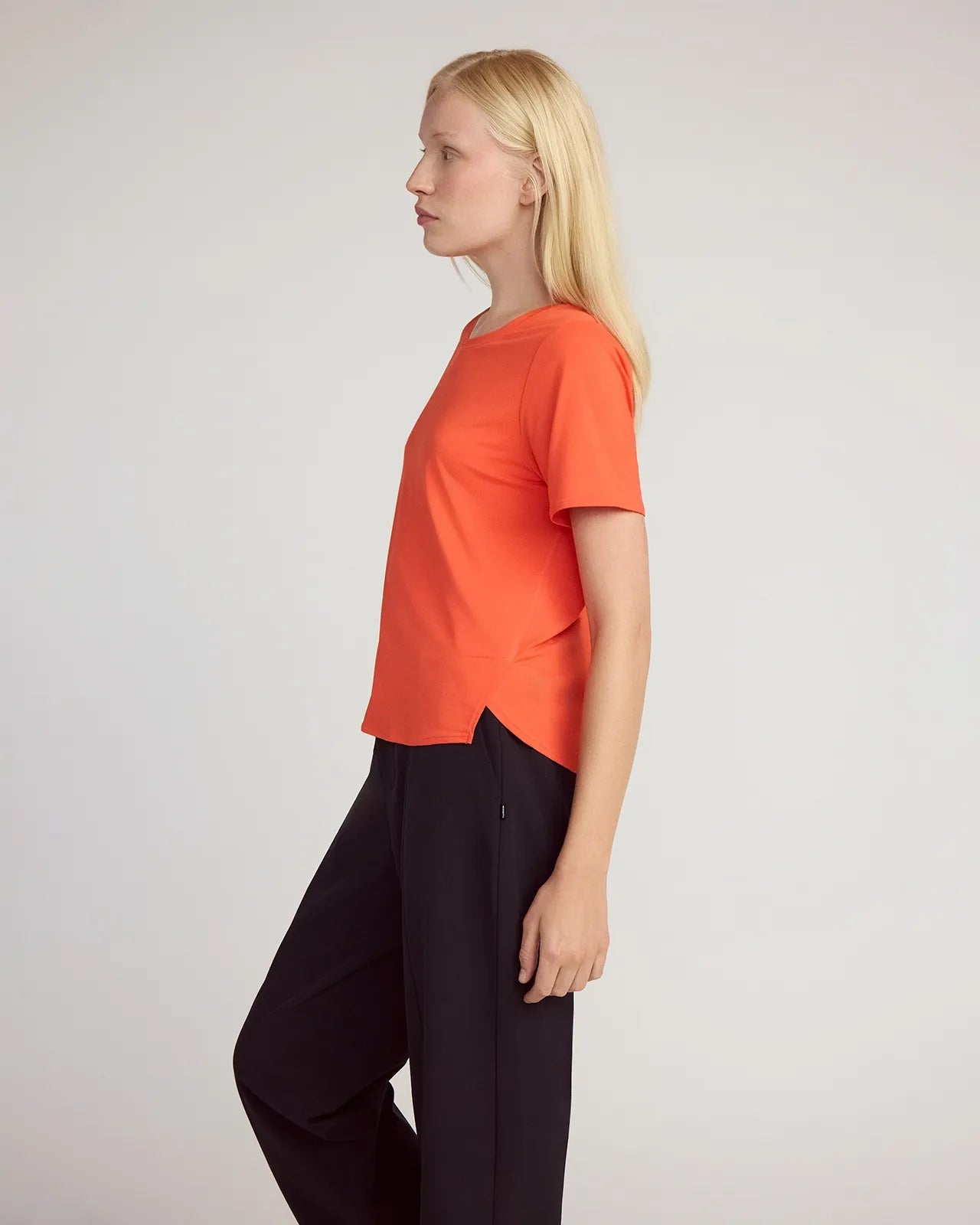The Active Stretch GRS Certified Recycled Nylon Side Slits Tee - Cherry Tomato