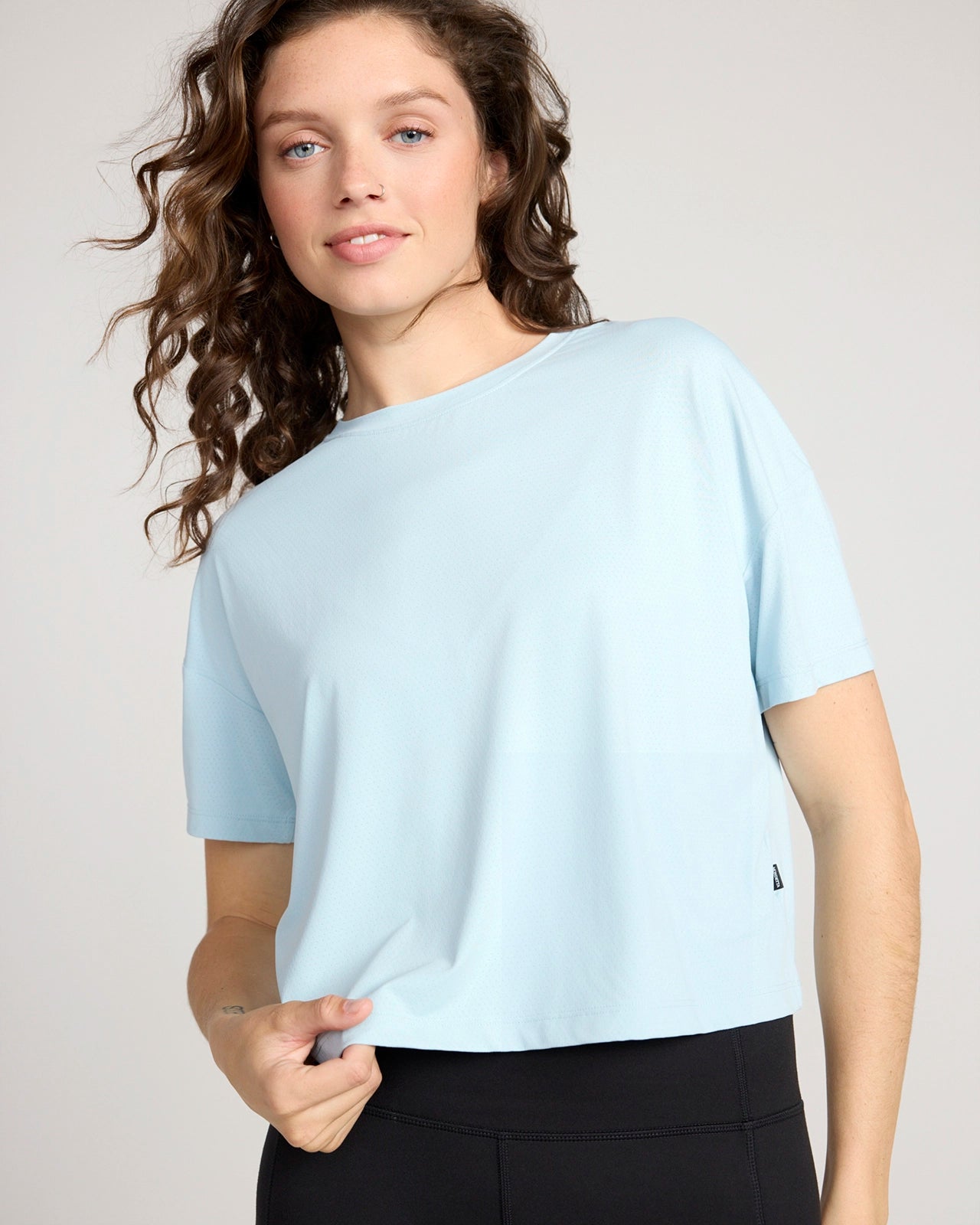 The Breathable GRS Certified Recycled Nylon Mesh Cropped Tee - Winter Sky Blue