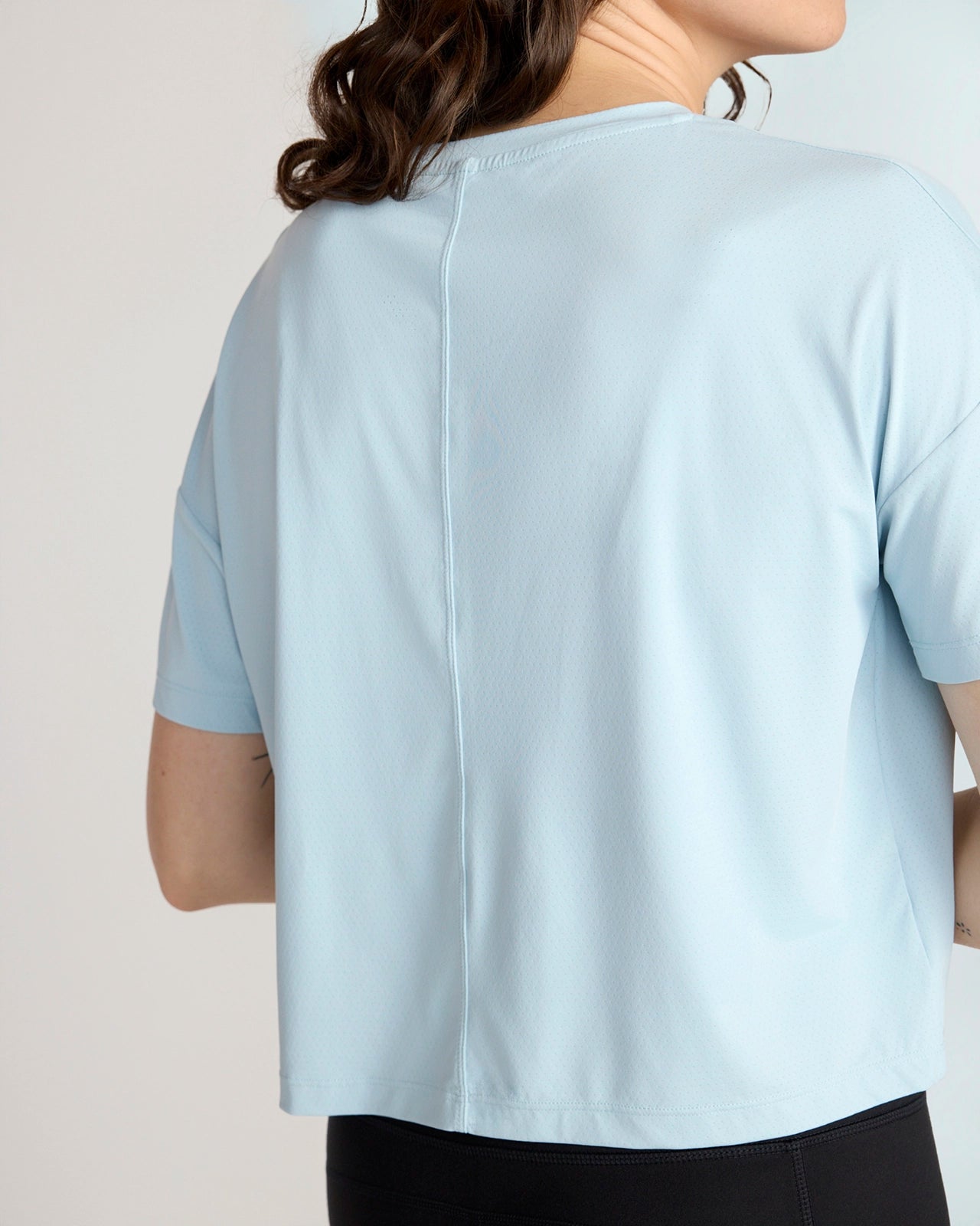 The Breathable GRS Certified Recycled Nylon Mesh Cropped Tee - Winter Sky Blue