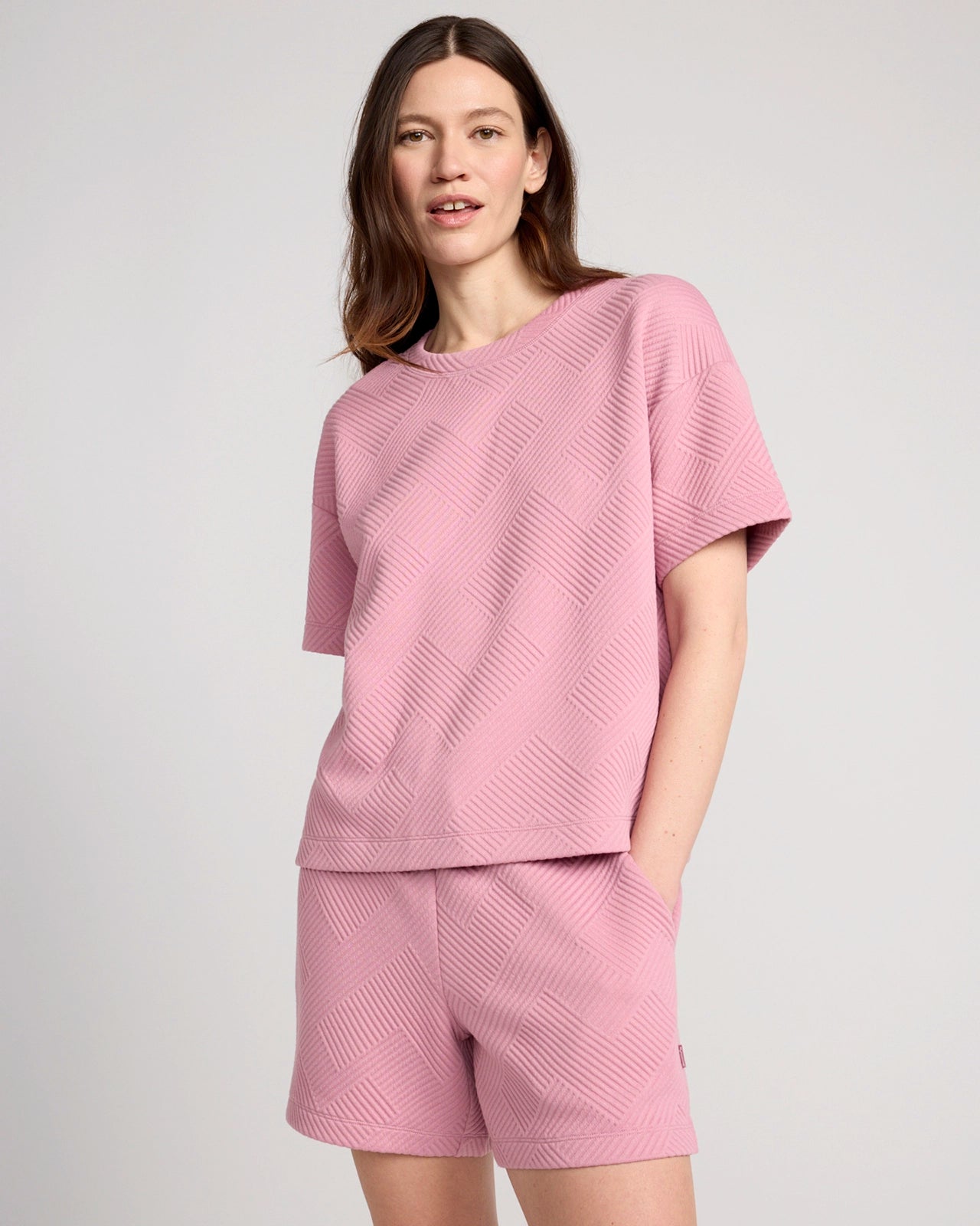 The Soft Stretch GRS Certified Recycled Poly Geo Jacquard Crew Neck Top - Lilas Pink