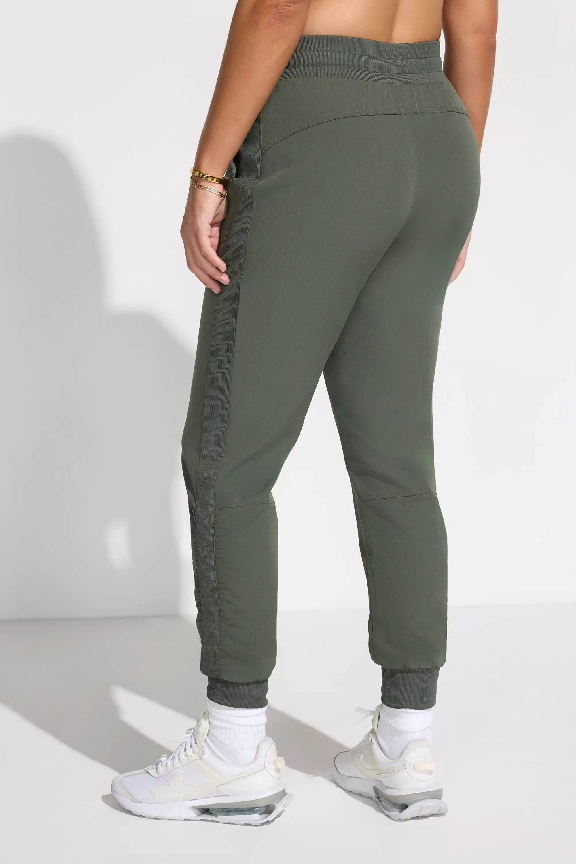 Women’s Woven Ruched Pant - Green