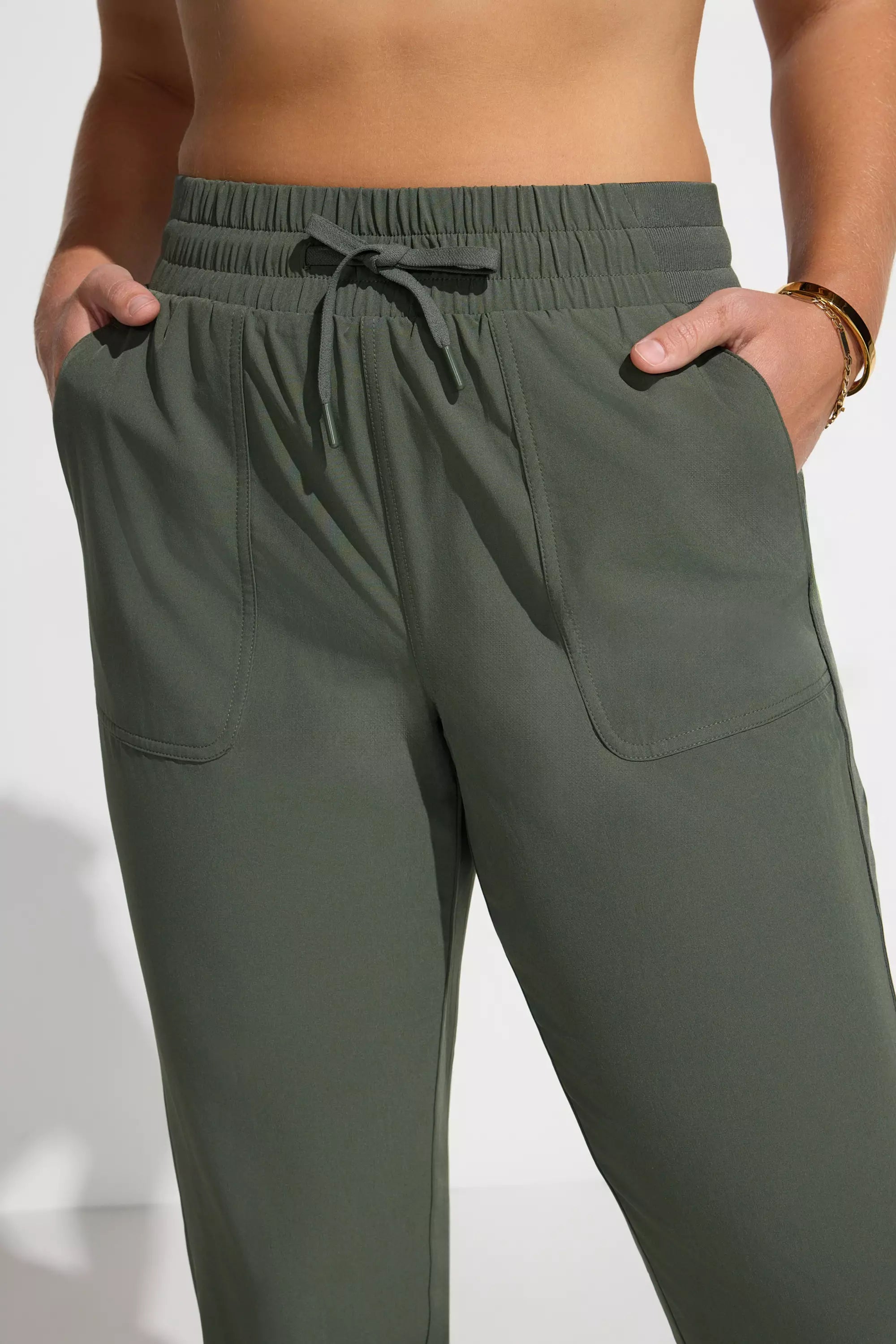 Women’s Woven Ruched Pant - Green