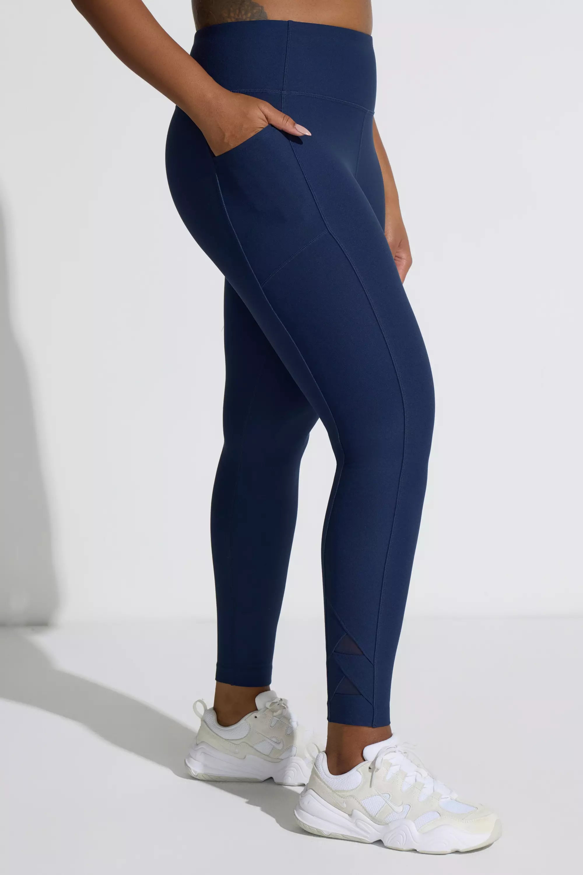 The Active Stretch GRS Certified Recycled Poly Mesh Detail Legging - Navy