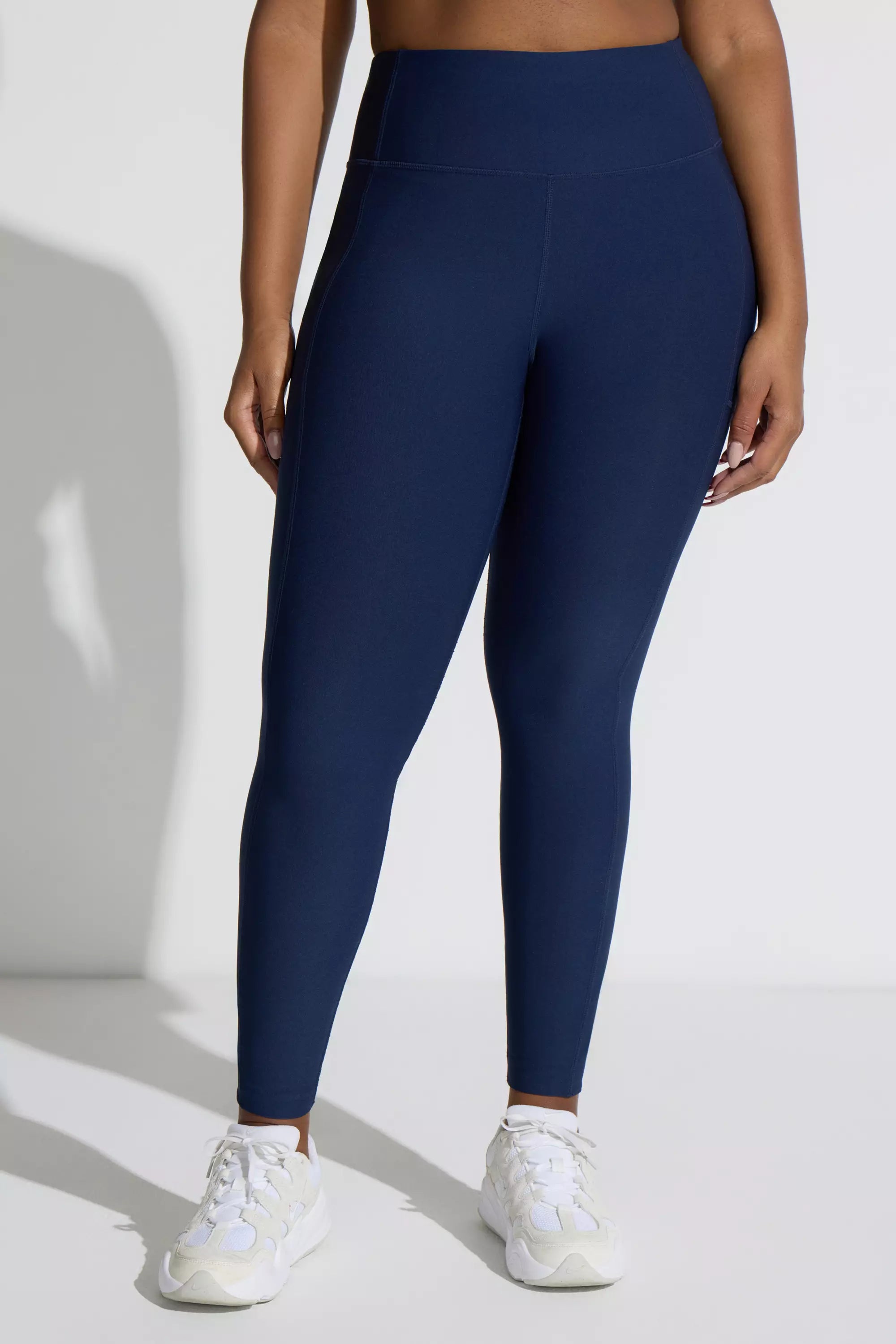 The Active Stretch GRS Certified Recycled Poly Mesh Detail Legging - Navy