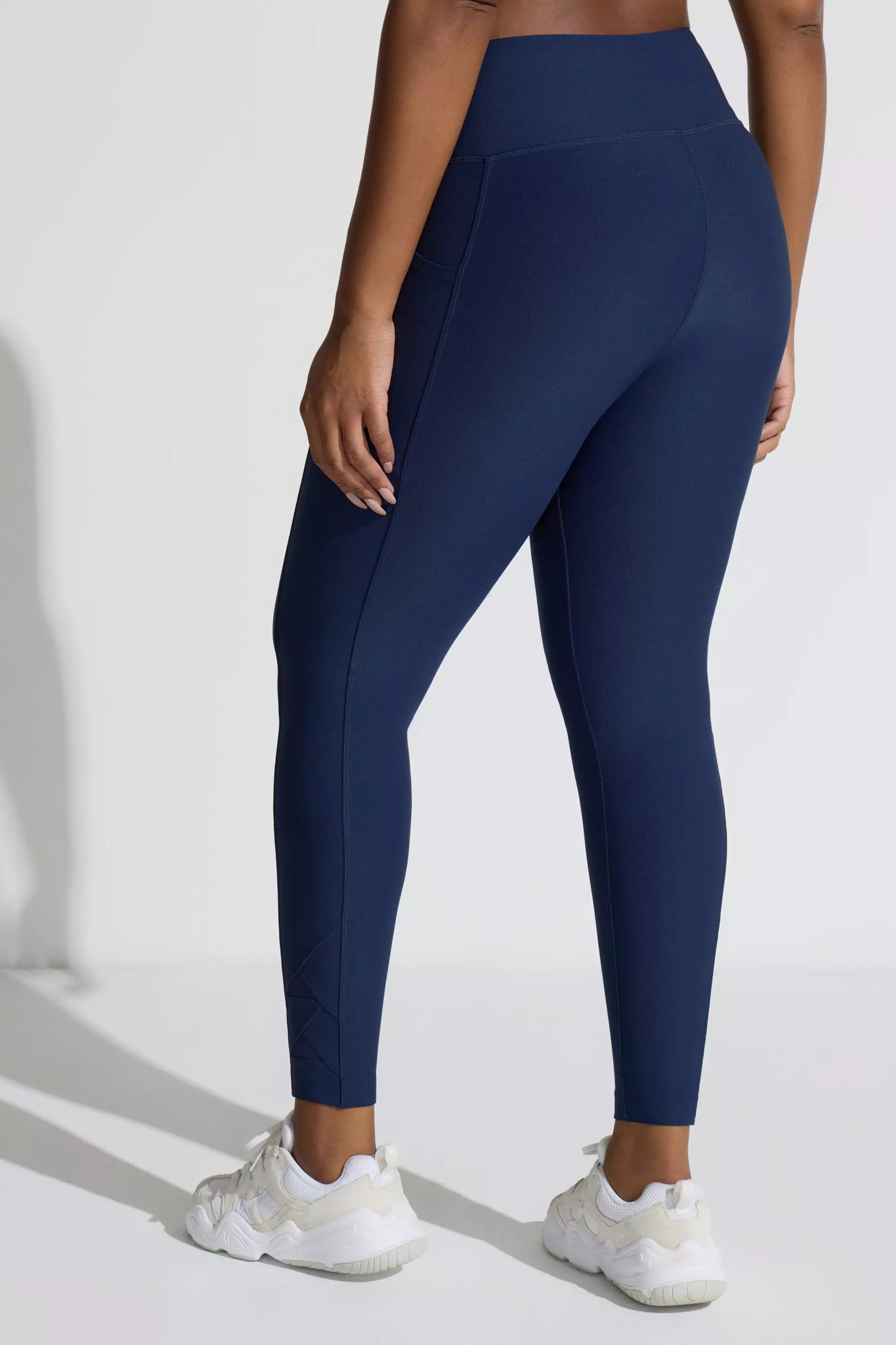 The Active Stretch GRS Certified Recycled Poly Mesh Detail Legging - Navy