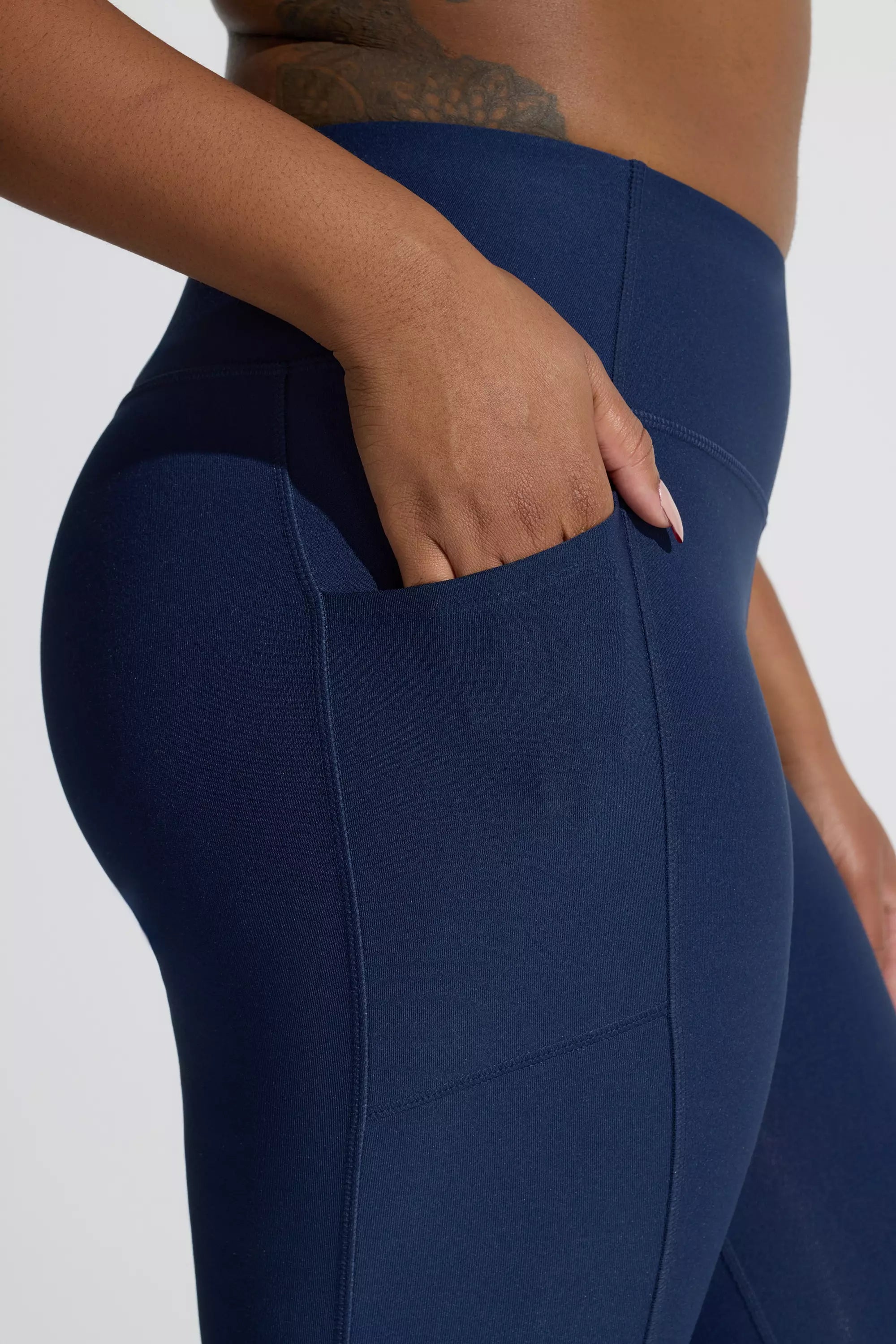 The Active Stretch GRS Certified Recycled Poly Mesh Detail Legging - Navy