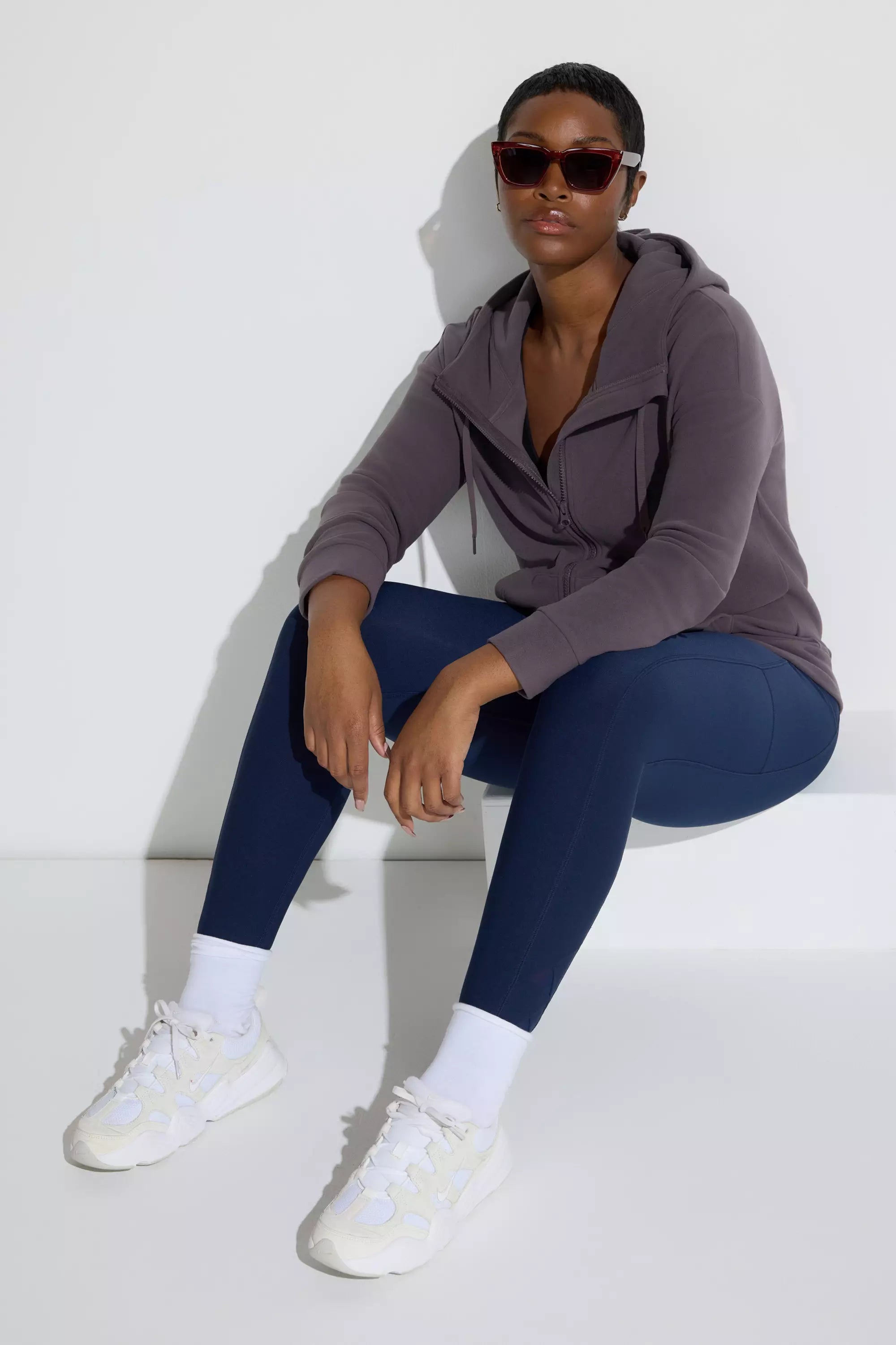 The Active Stretch GRS Certified Recycled Poly Mesh Detail Legging - Navy