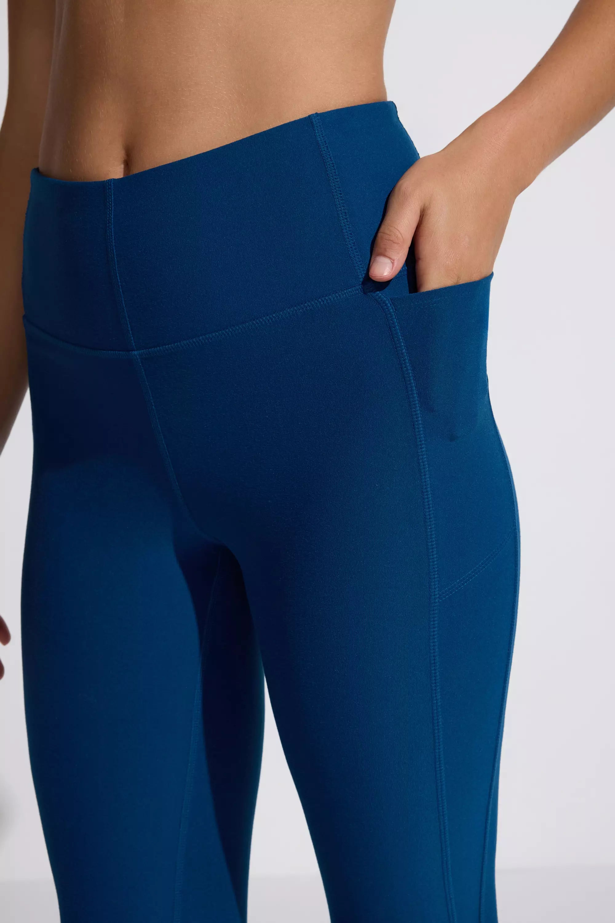 The Active Half-Moon Power Mesh GRS Certified Recycled Poly Legging - Navy