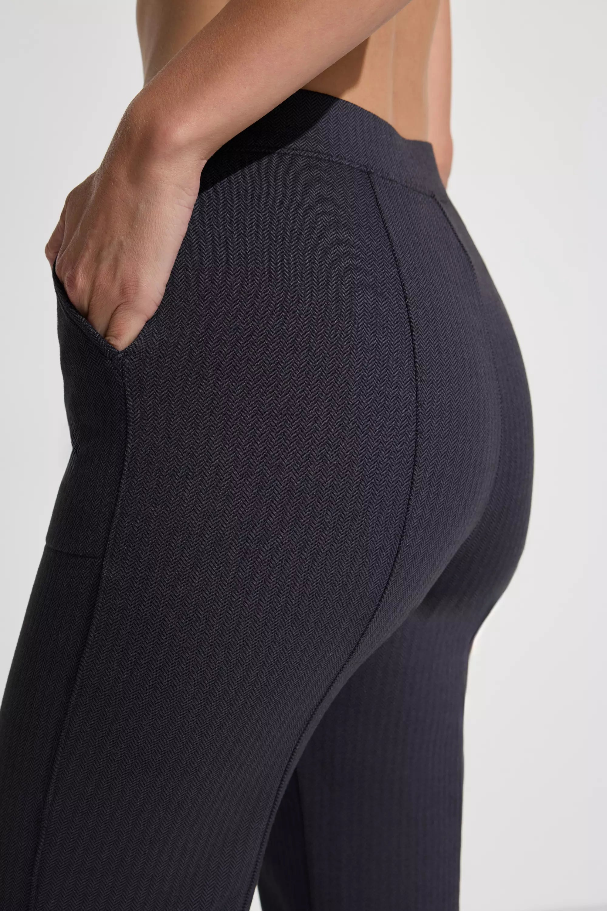 Women’s Herringbone Pant 30" - Black