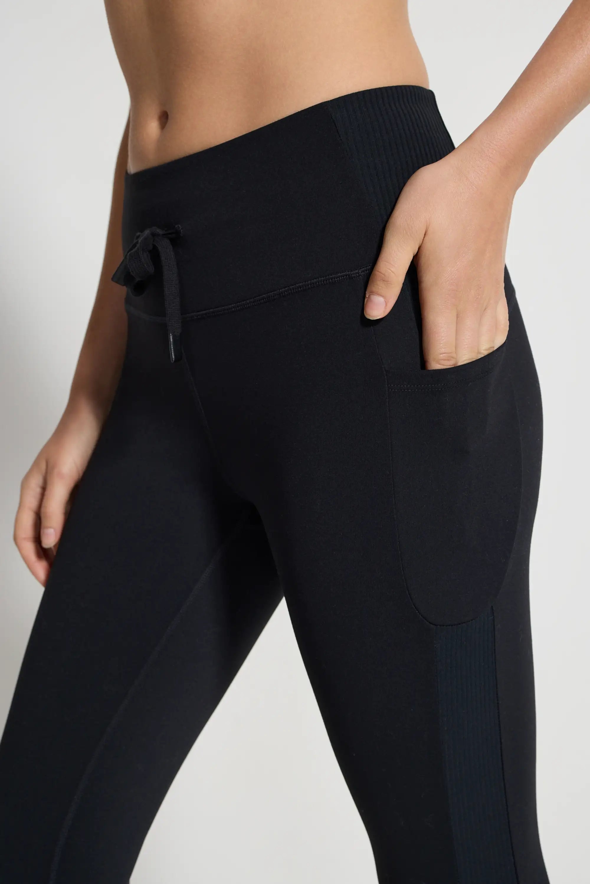 Women's Mixed Media Hike Legging - Black
