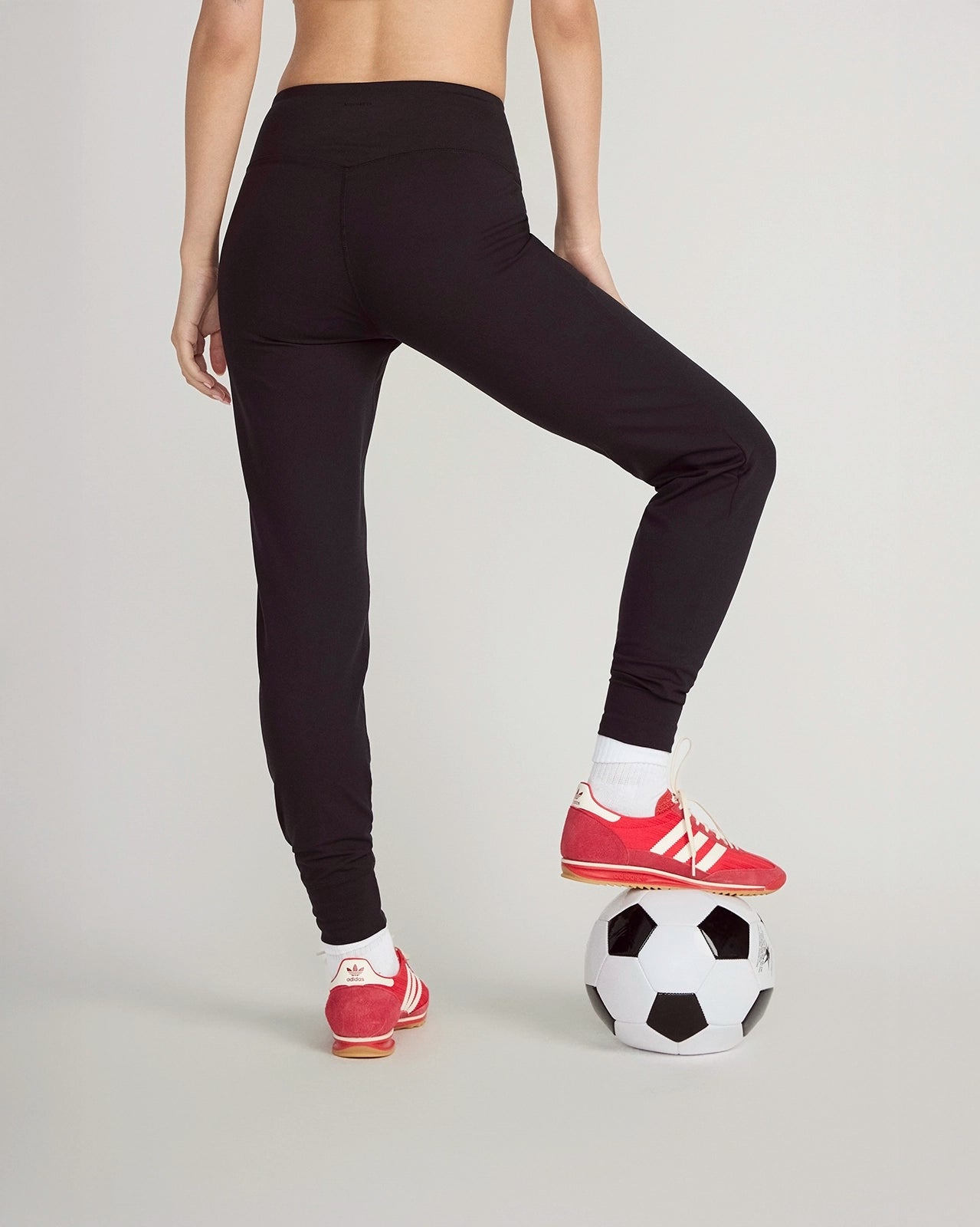 The Soft Stretch GRS Certified Recycled Polyester Jogger - Black