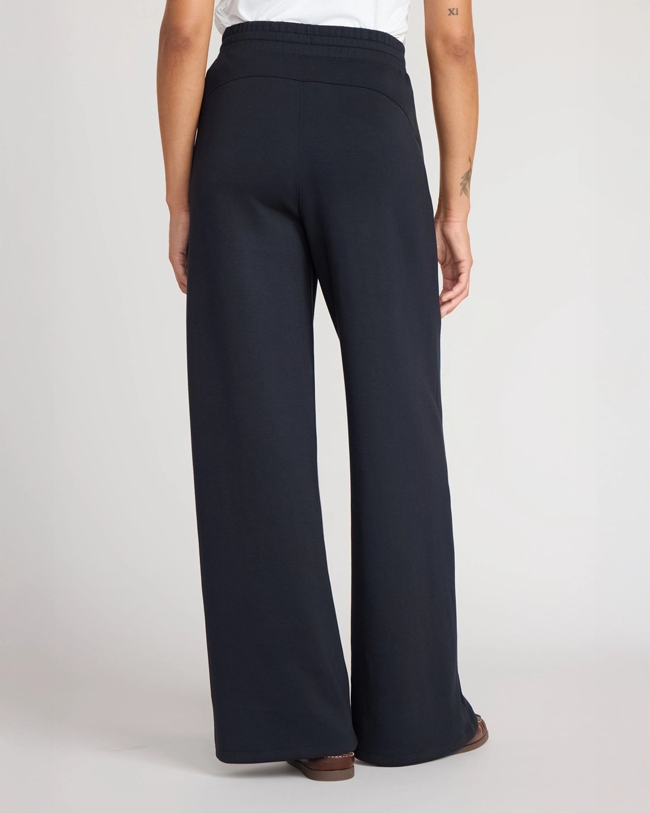 The Light Stretch GRS Certified Recycled Poly + TENCEL™ Modal Wide Leg Pant - Black