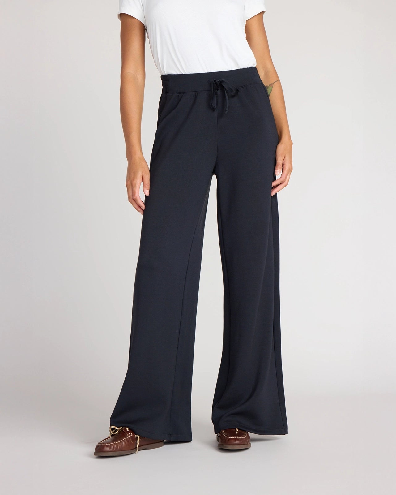 The Light Stretch GRS Certified Recycled Poly + TENCEL™ Modal Wide Leg Pant - Black