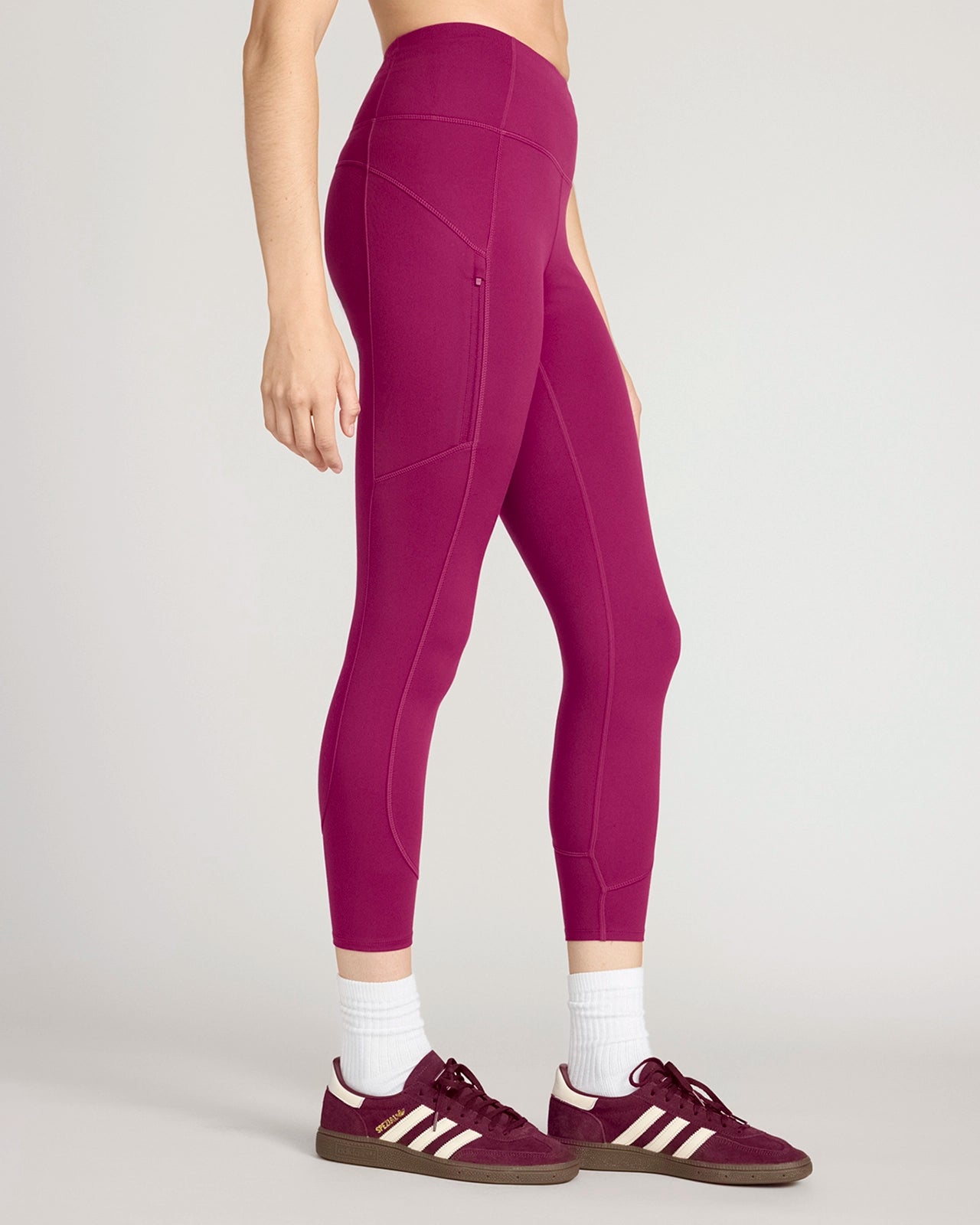 The Active Reflective Capri Legging - Lipstick Purple | Mondetta