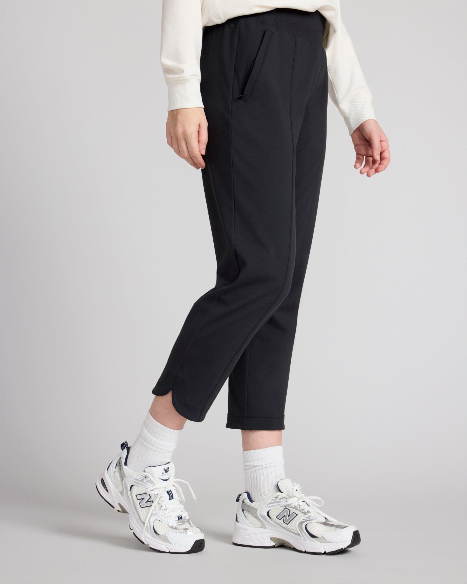 The Soft Stretch Weekend Pant - Black