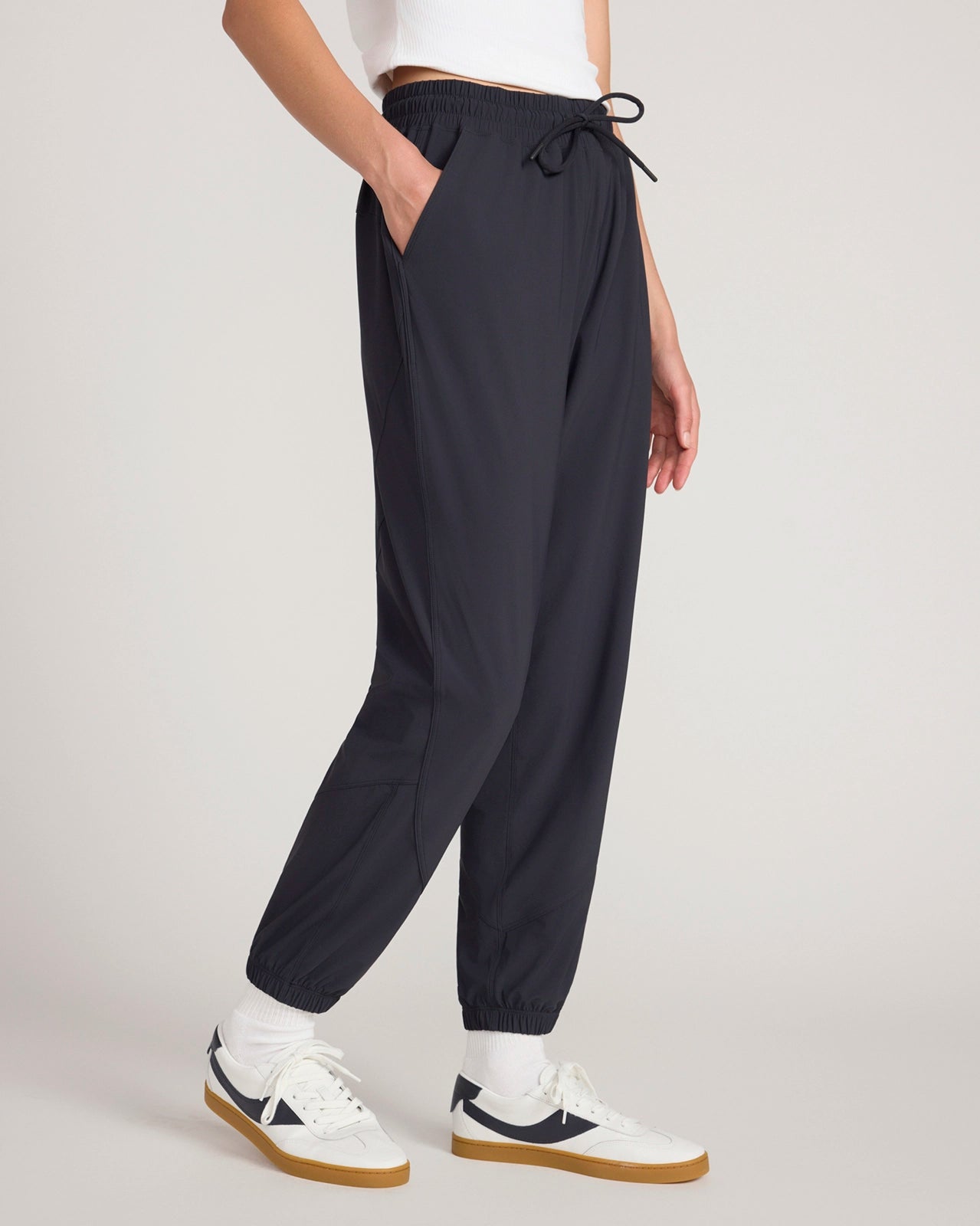 The Active Tricot Jogger - Black
