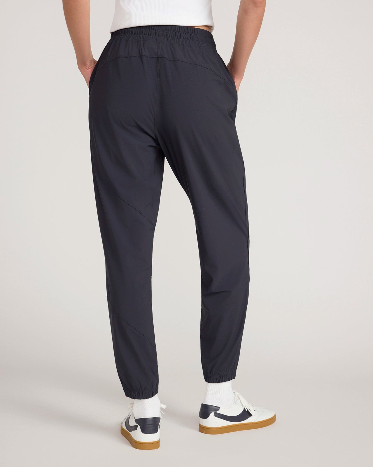 The Active Tricot Jogger - Black