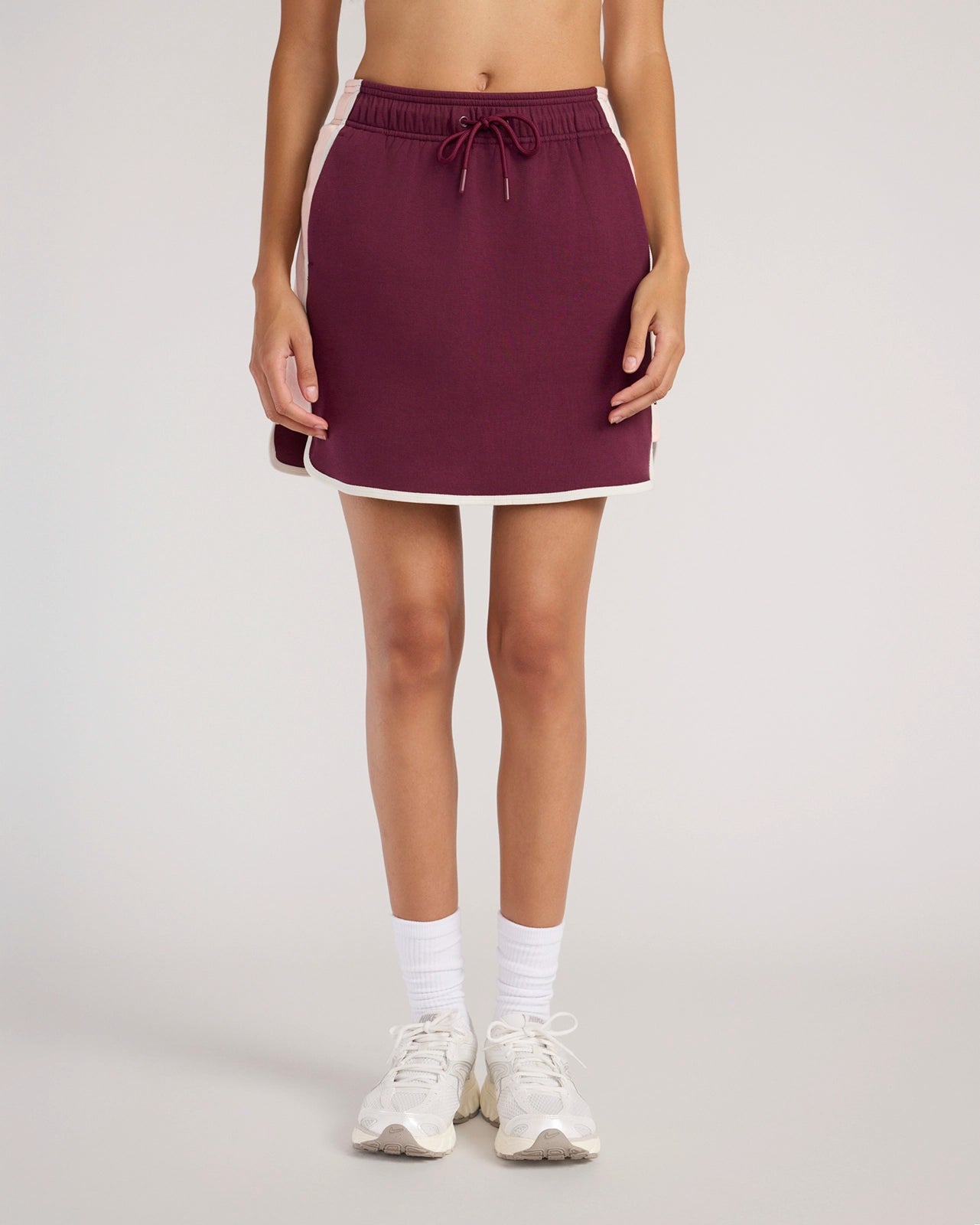 The Active Contrast Panel Pique Skort - Burgundy