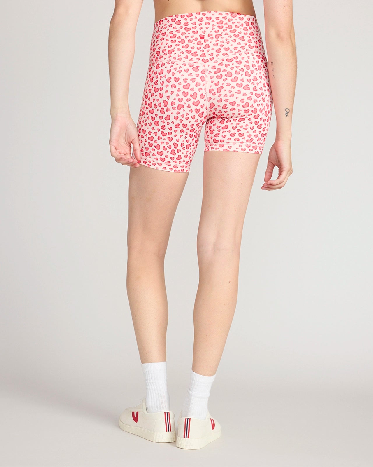 The Active GRS Recycled Poly Printed Biker Short - Leopard Heart Print