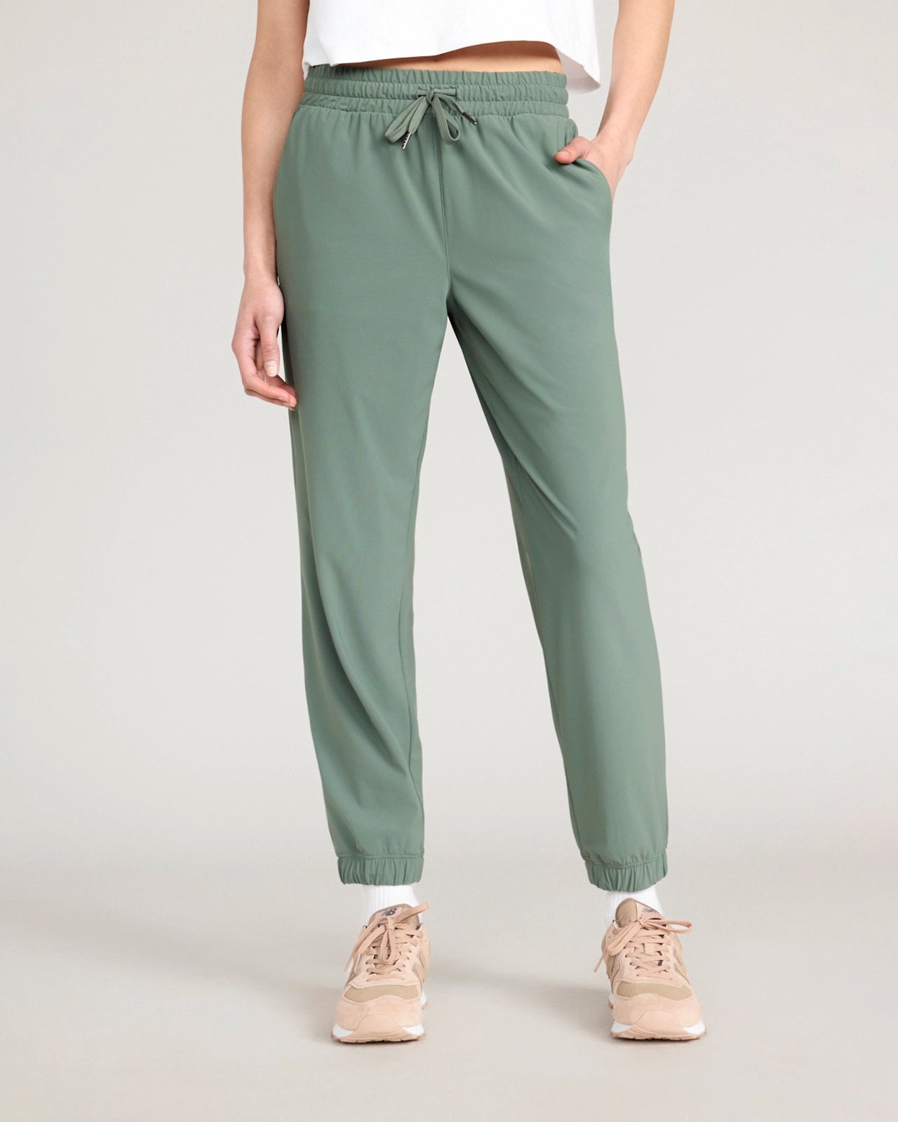 The Active GRS Certified Recycled Nylon Warp Knit Jogger - Green