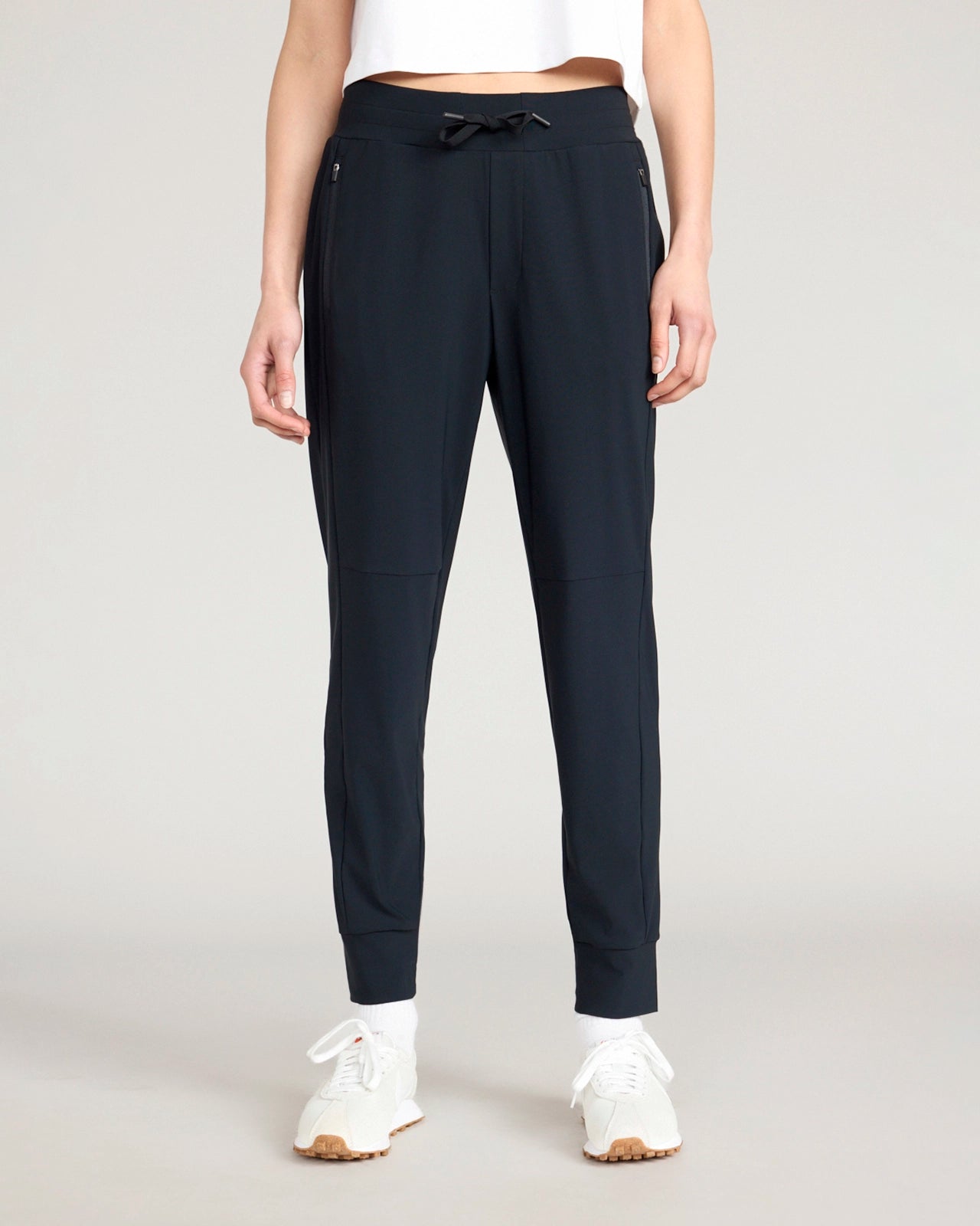 The Soft Stretch Carrot Leg Jogger - Black