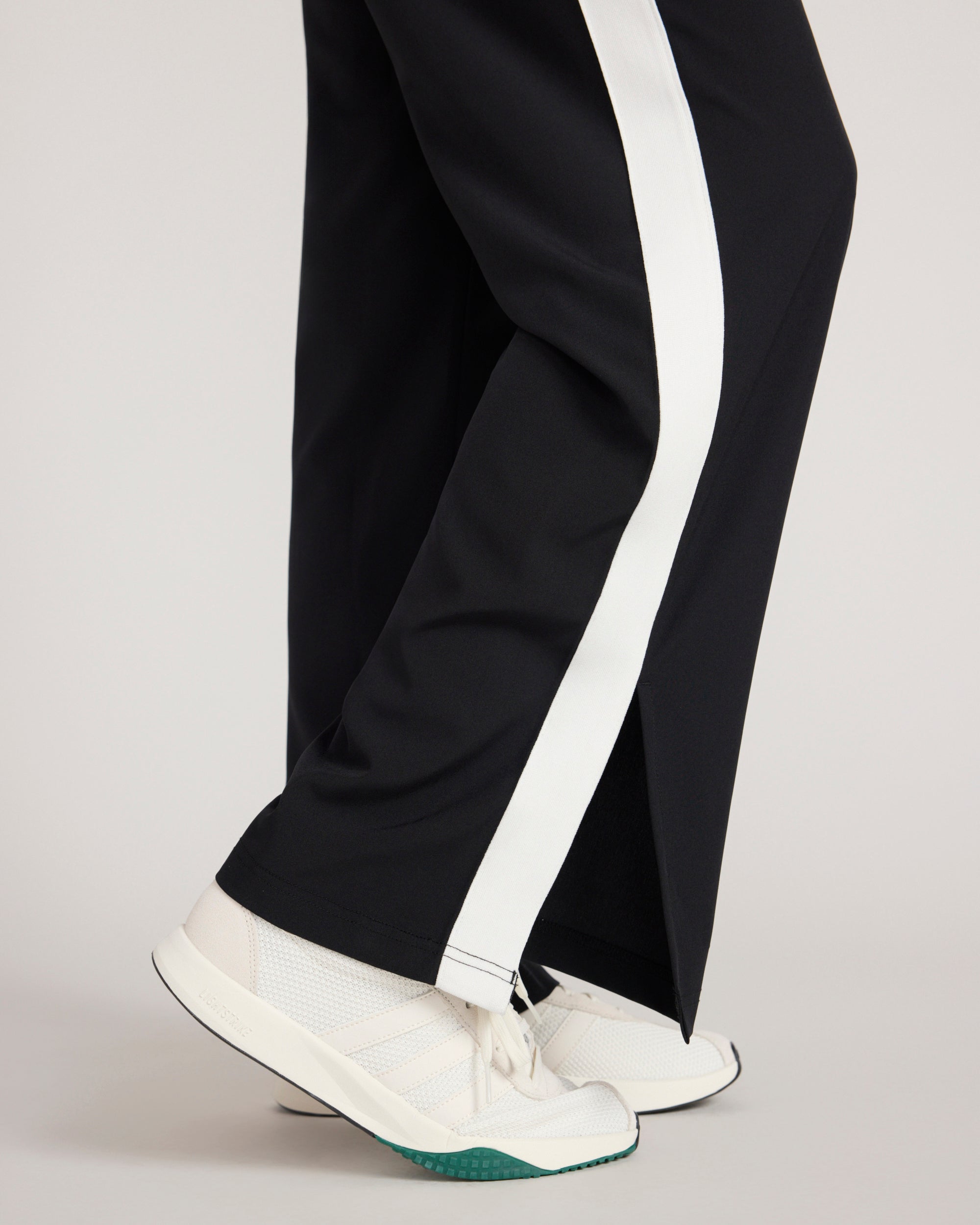 The Soft Stretch Weekender Wide Leg Pant - Black