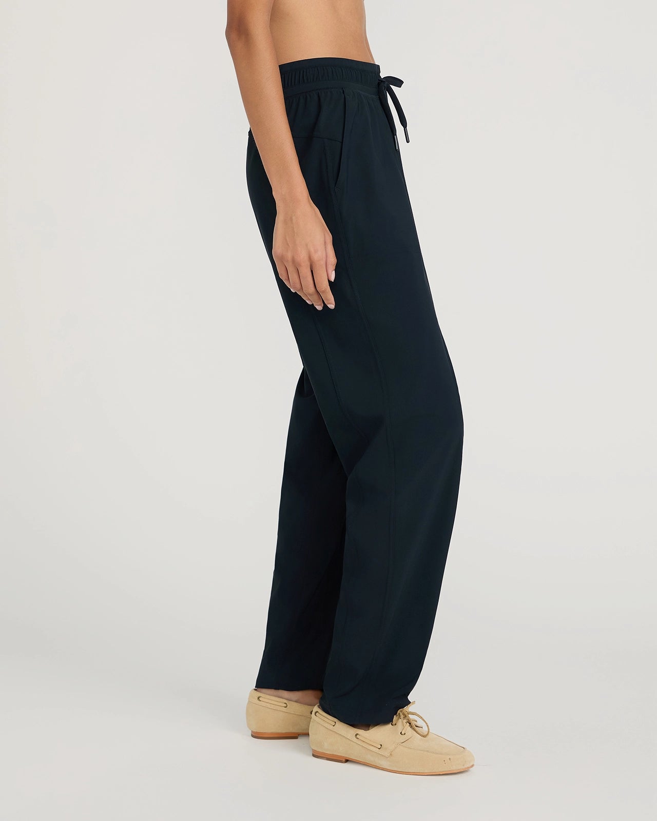The Soft Stretch Warp Knit Cargo Pant - Black