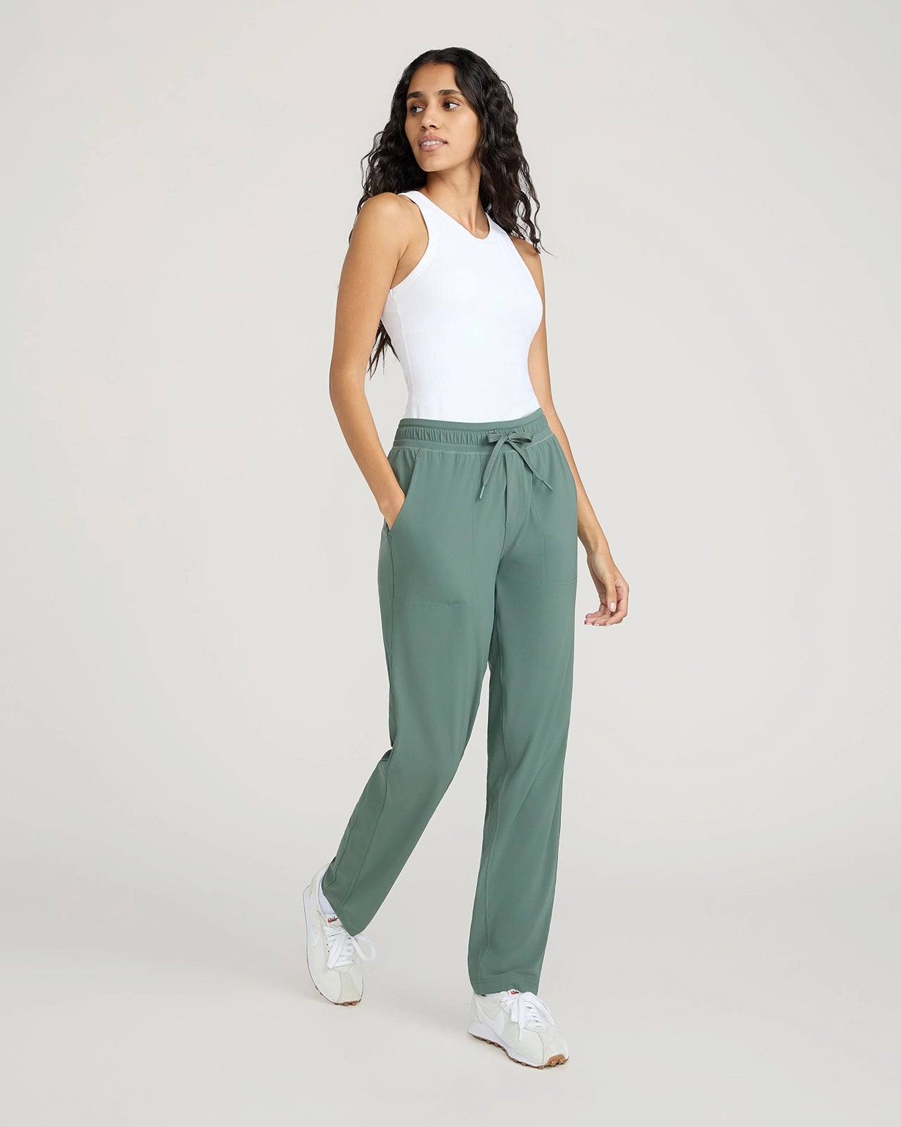 The Soft Stretch Warp Knit Cargo Pant - Green
