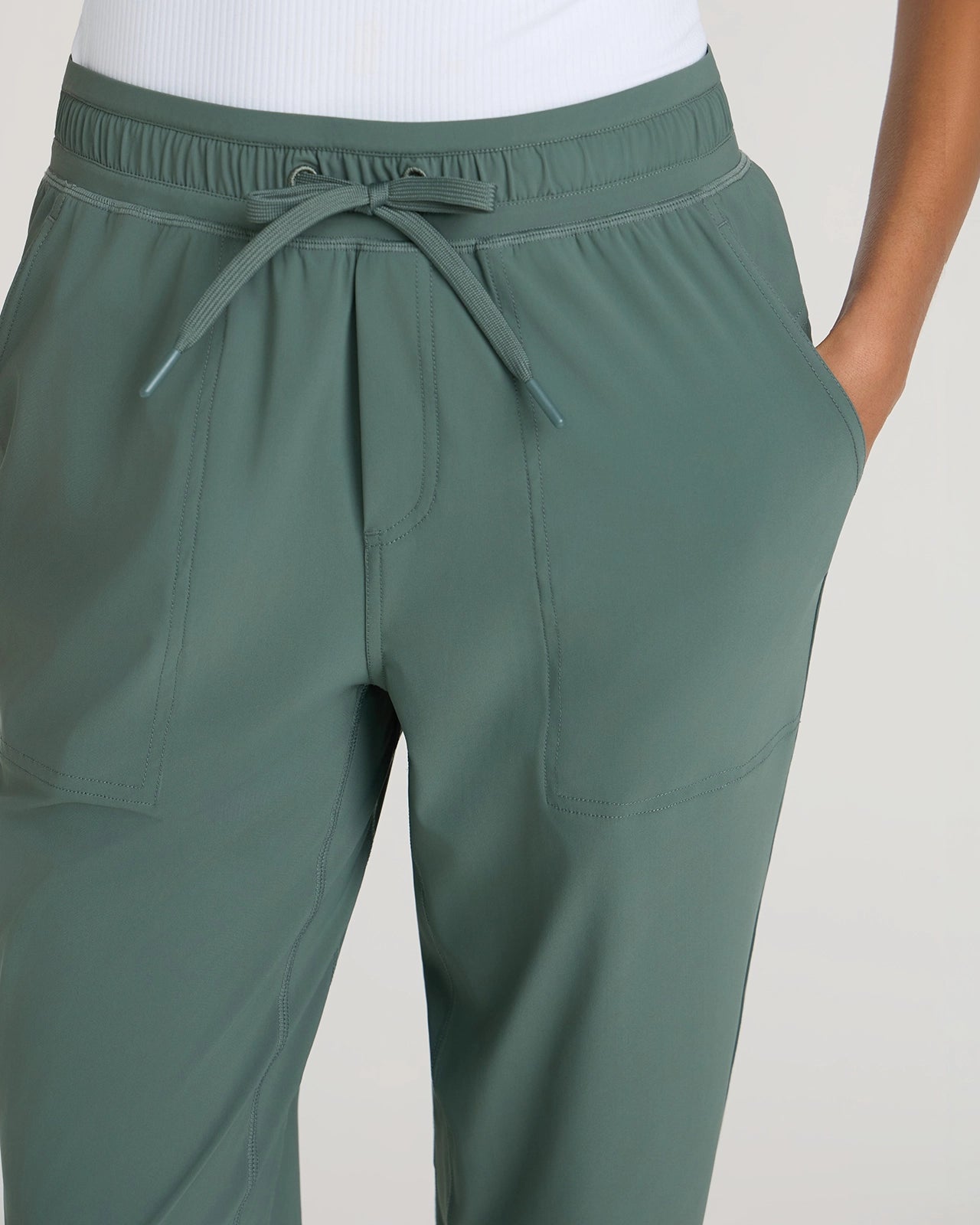 The Soft Stretch Warp Knit Cargo Pant - Green