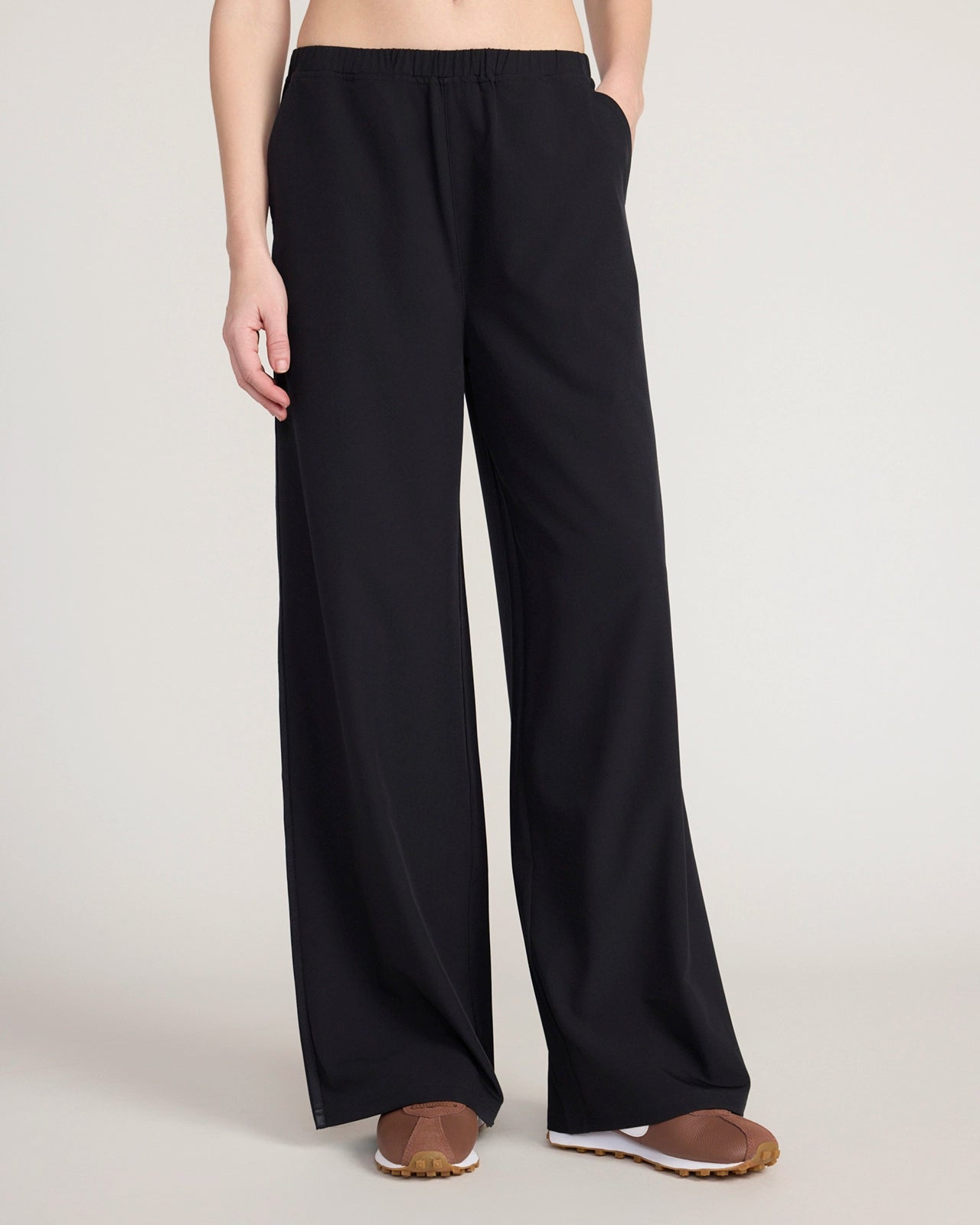 The Soft Stretch Shiny Tape Wide Leg Pant - Black
