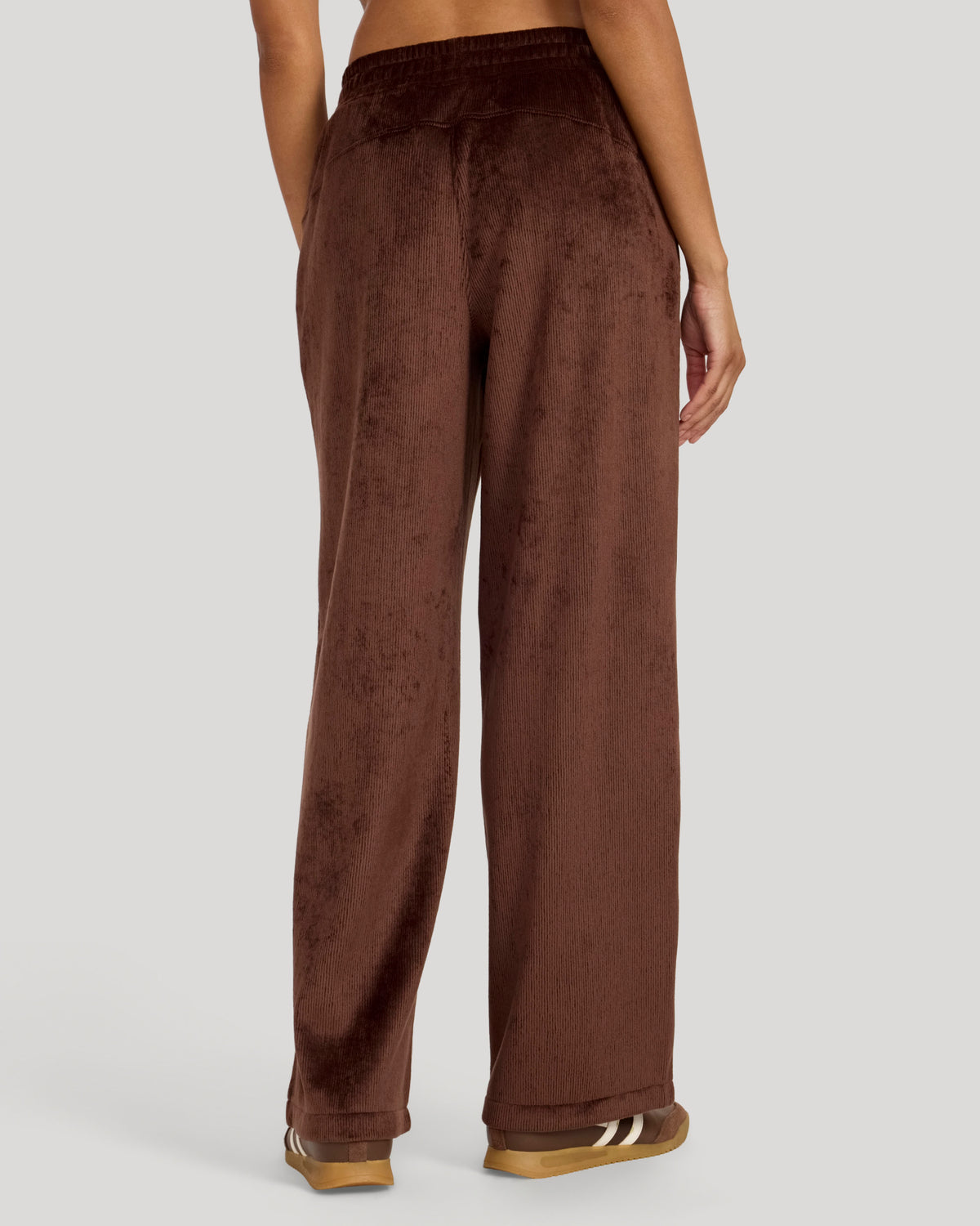 The Soft Luxe Velour Rib Wide-Leg Pant - Chicory Coffee