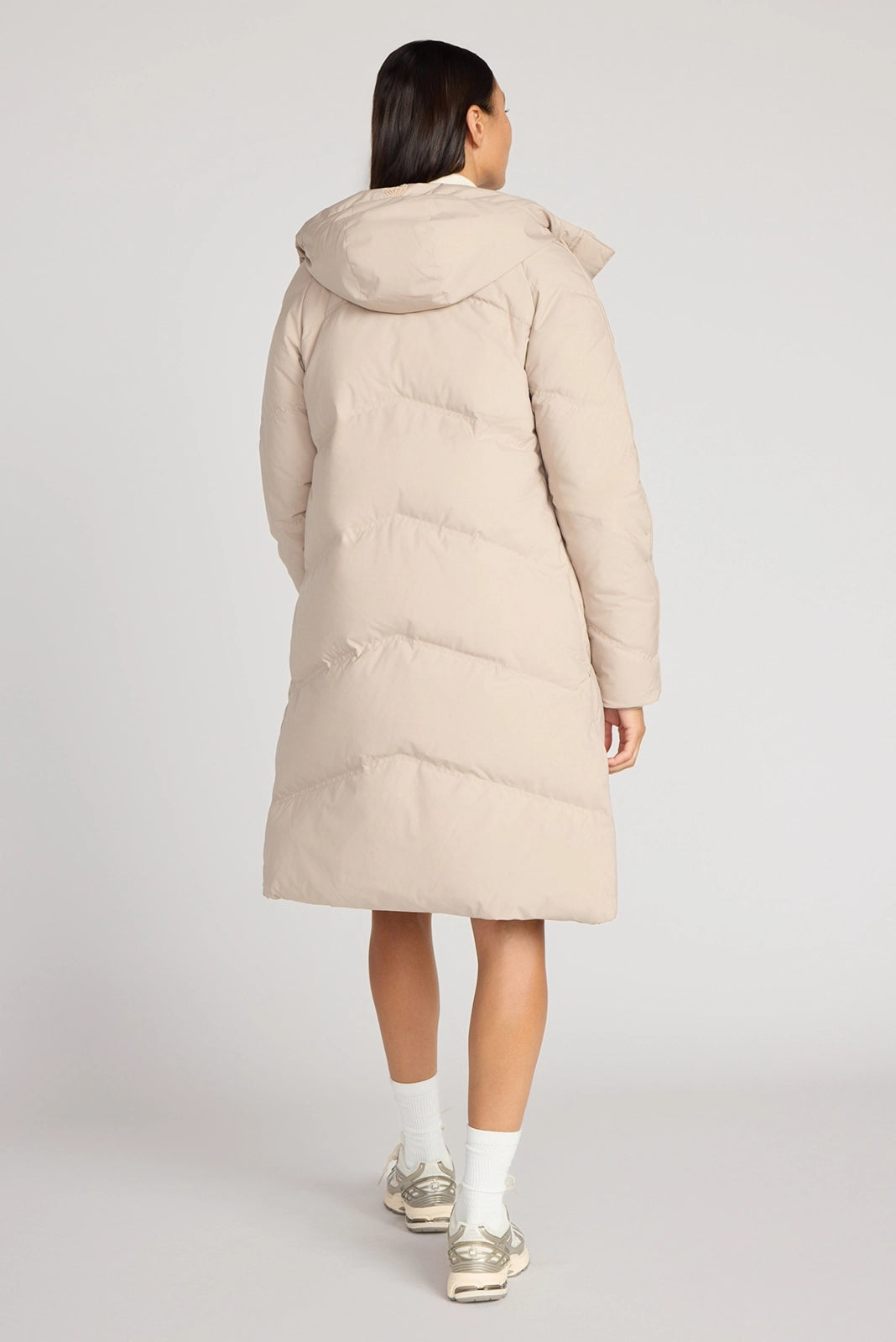 The RDS 700 Fill Power GRS Certified Recycled Poly Chevron-Quilted Parka - Light Beige