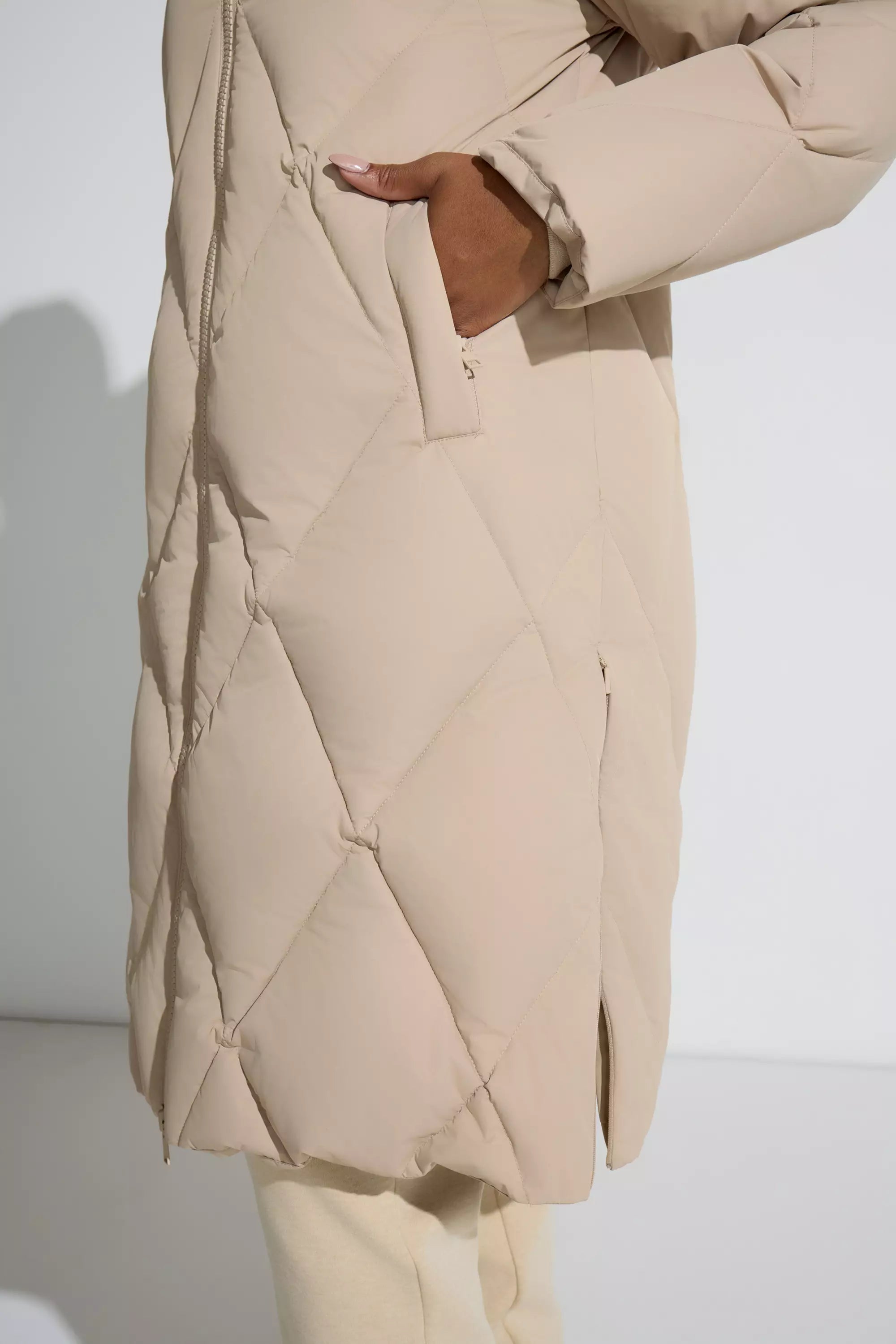 The RDS 700 Fill Power GRS Certified Recycled Poly Diamond-Quilted Parka - Cream