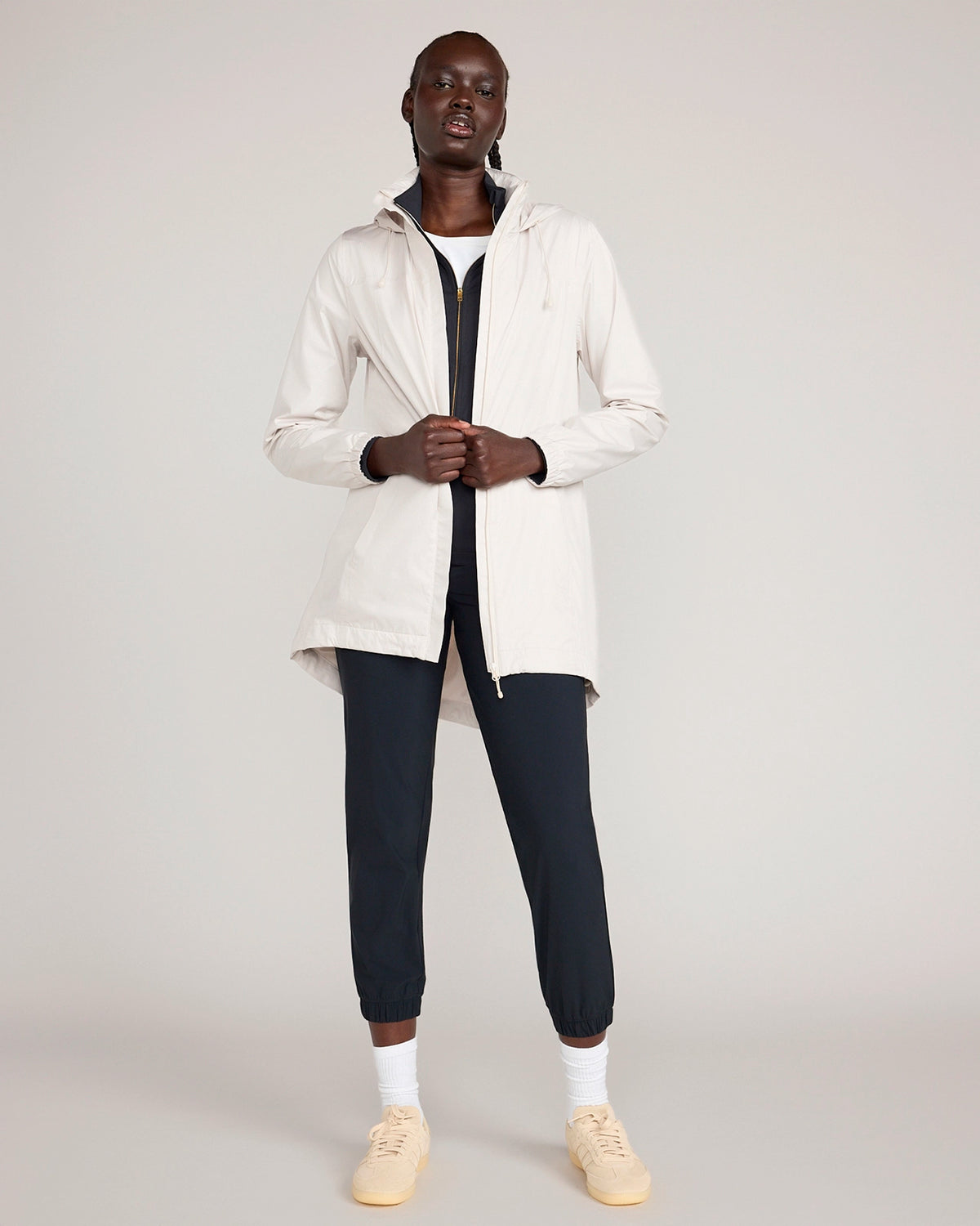The Travel Embossed Print Rain Jacket - Wind Chime White | Mondetta