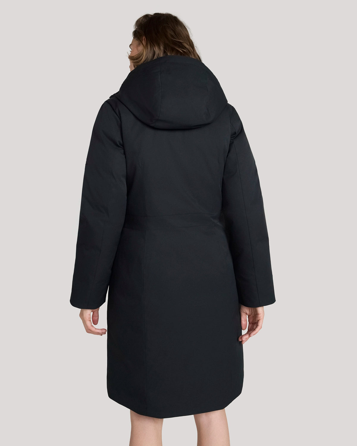 The Travel Maxi Cleanline Parka - Black