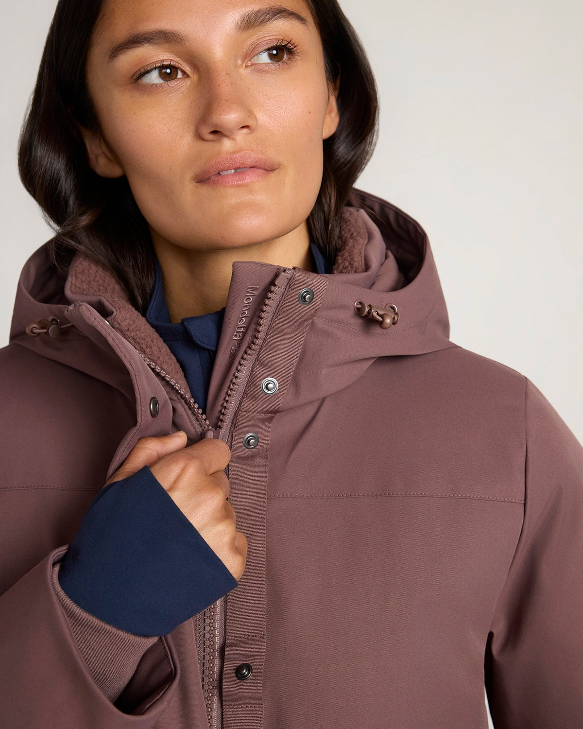 The Travel Maxi Cleanline Parka - Peppercorn