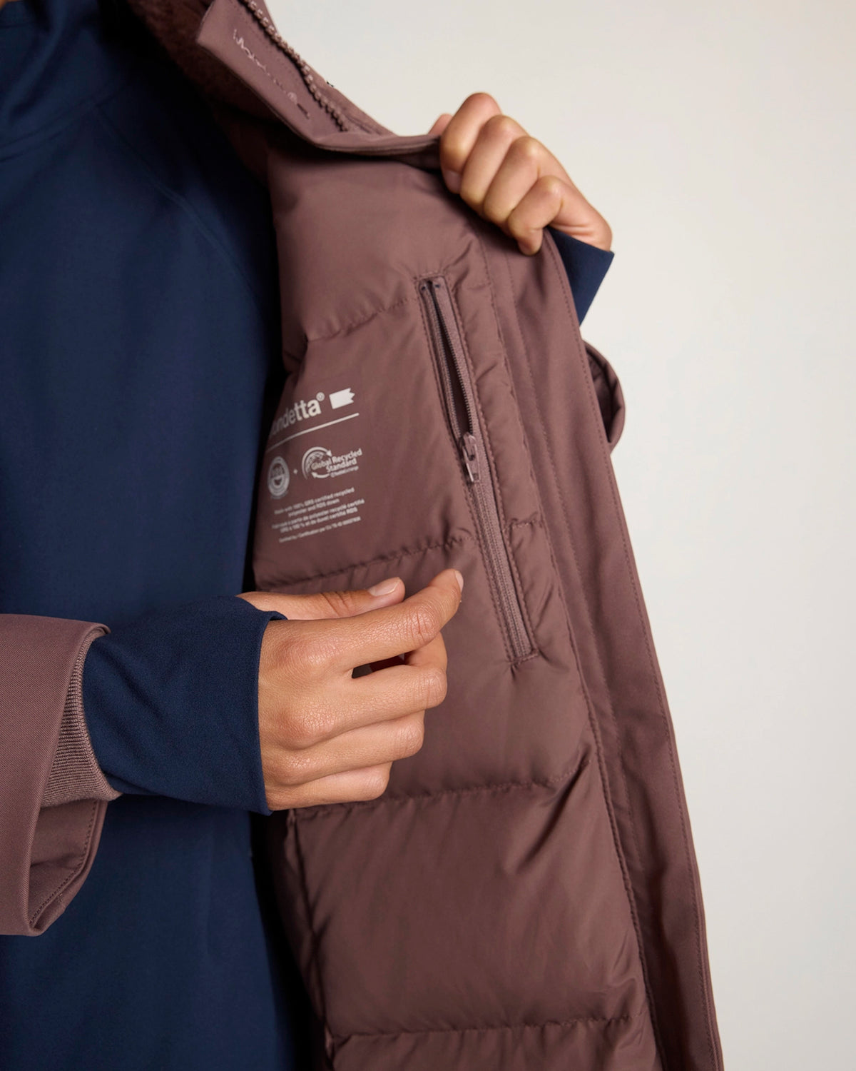 The Travel Maxi Cleanline Parka - Peppercorn