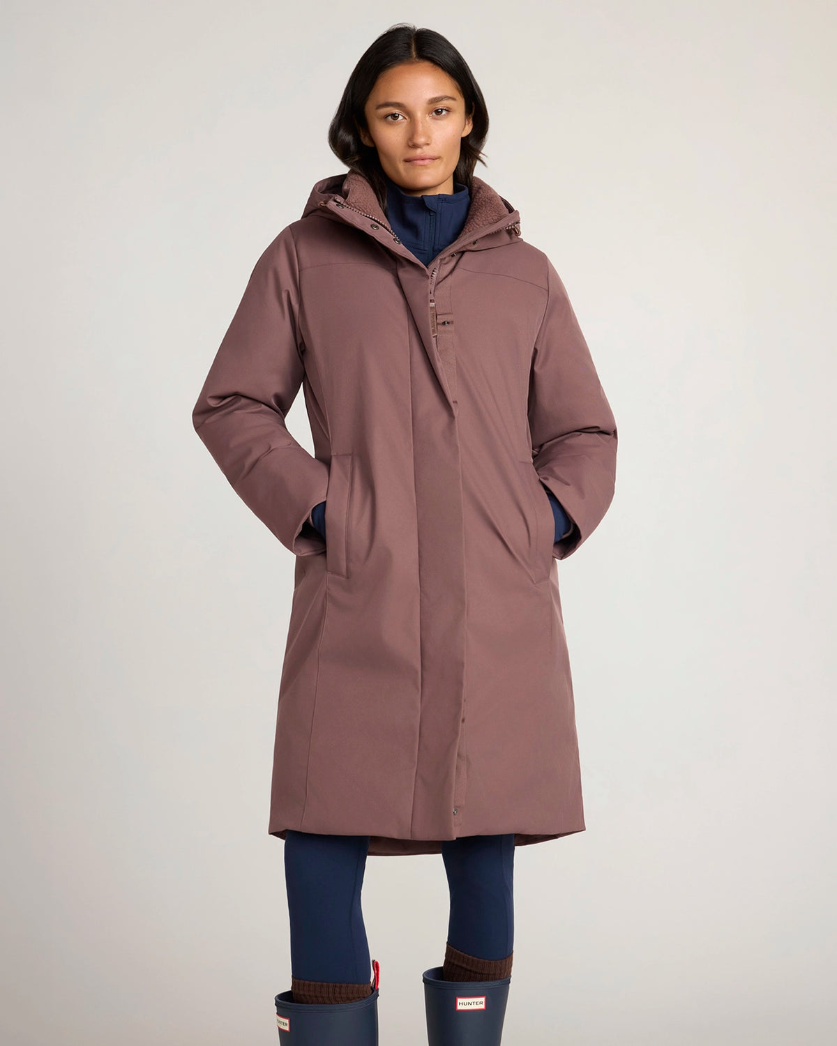 The Travel Maxi Cleanline Parka - Peppercorn
