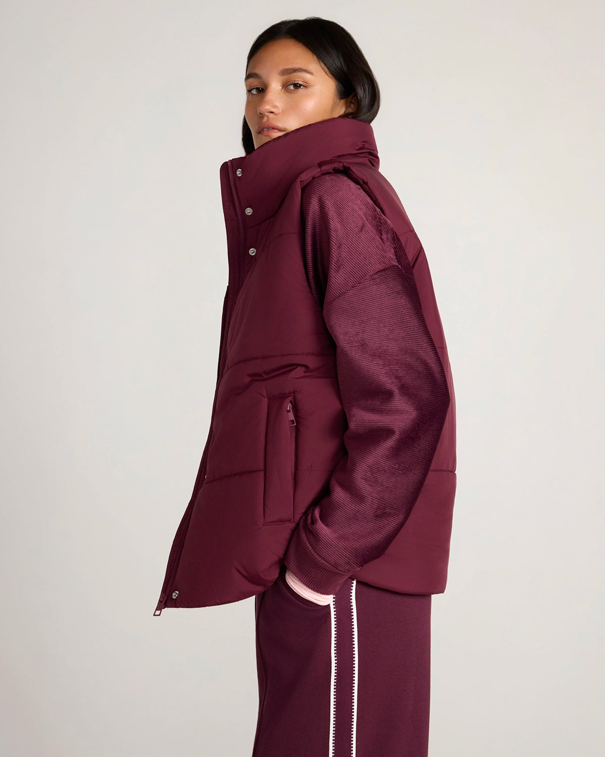 The Travel Puffer Vest - Windsor Wine