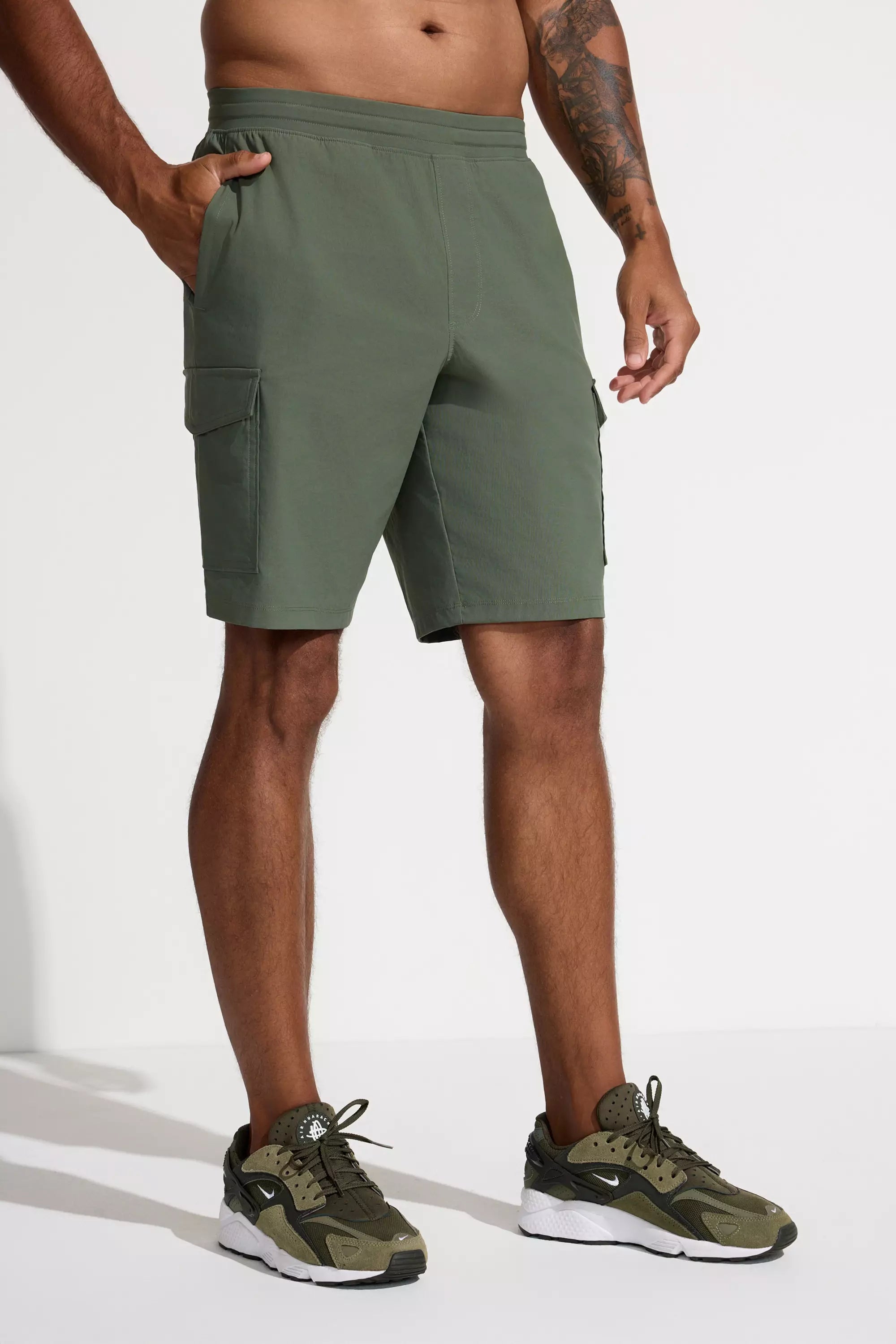 The Active GRS Certified Recycled Nylon 10" Cargo Short - Green
