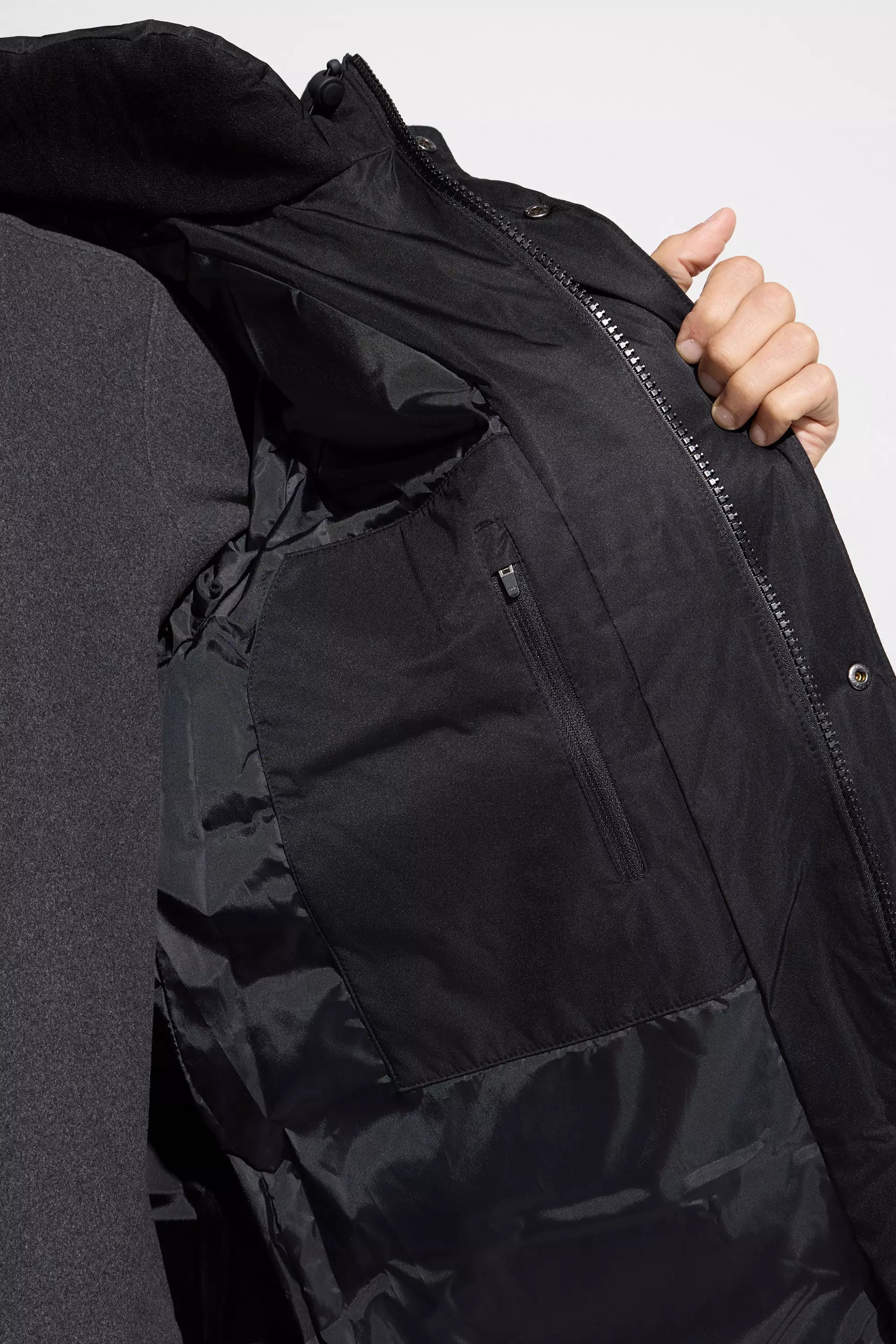 The RDS 700 Fill Power GRS Certified Recycled Poly Puffer Parka - Black