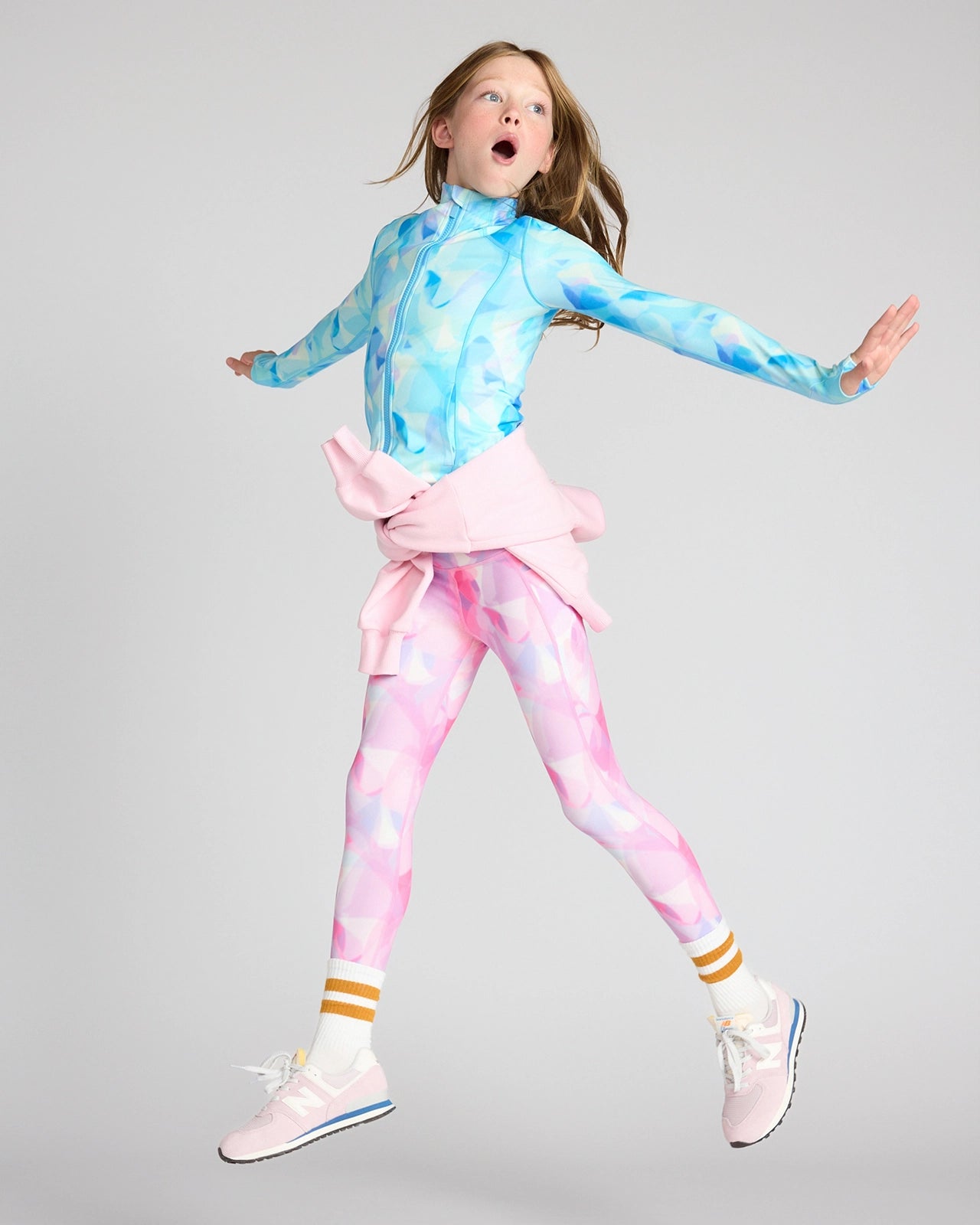 The Girls' Active Stretch GRS Certified Recycled Poly Yoga Jacket - Abstract Blue