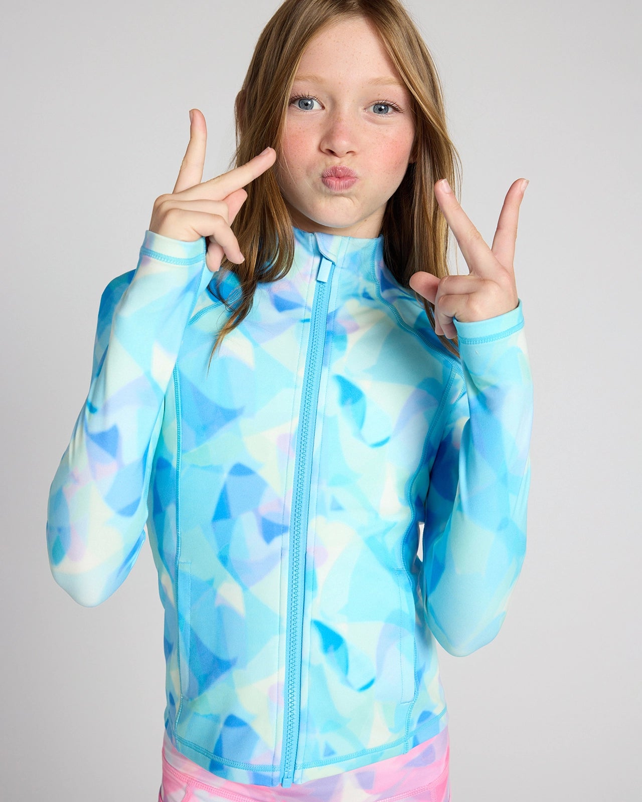 The Girls' Active Stretch GRS Certified Recycled Poly Yoga Jacket - Abstract Blue