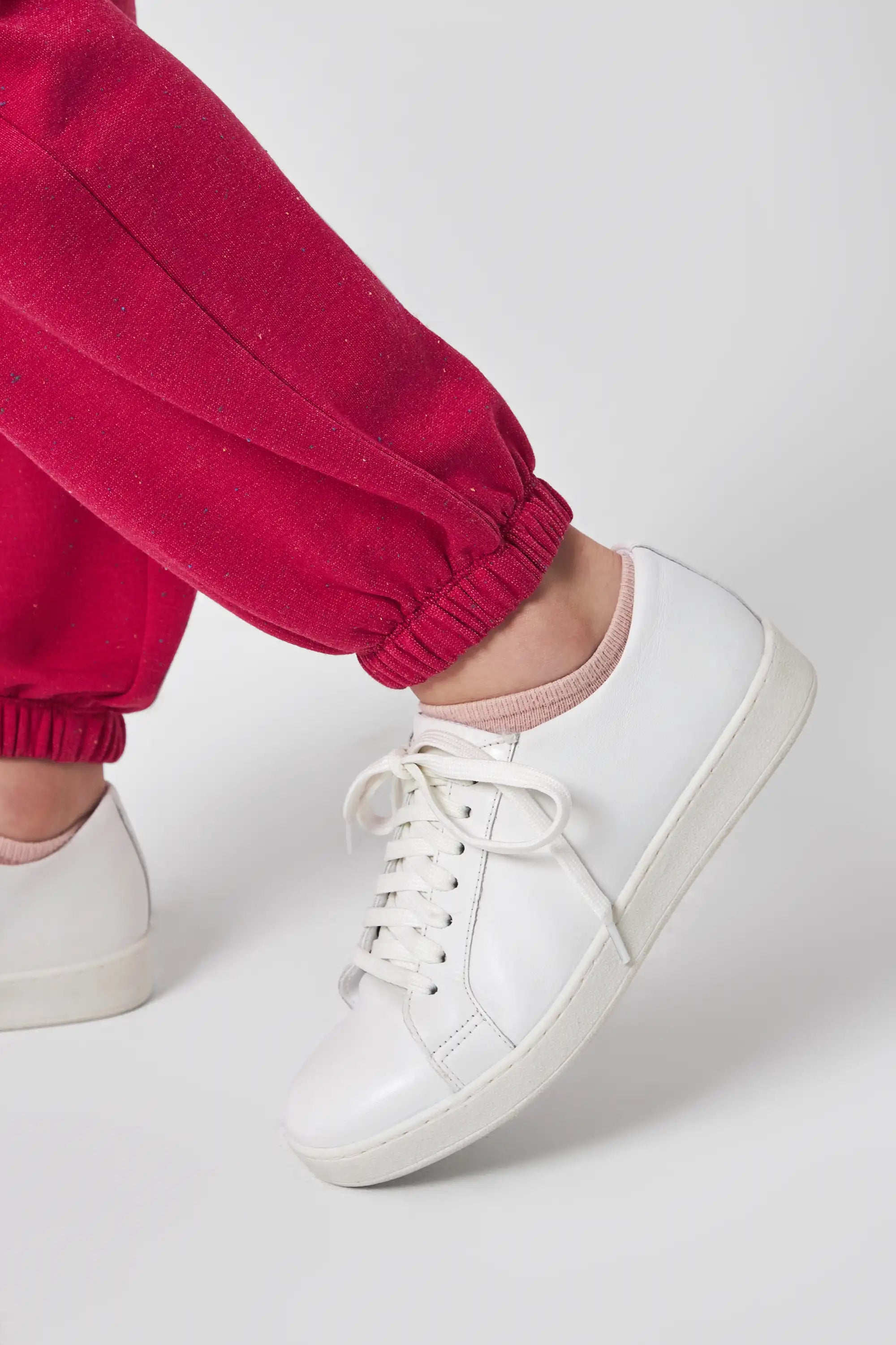 The Girls' Ecovero™ + GRS Certified Recycled Poly Candy Fleece Jogger - Pink