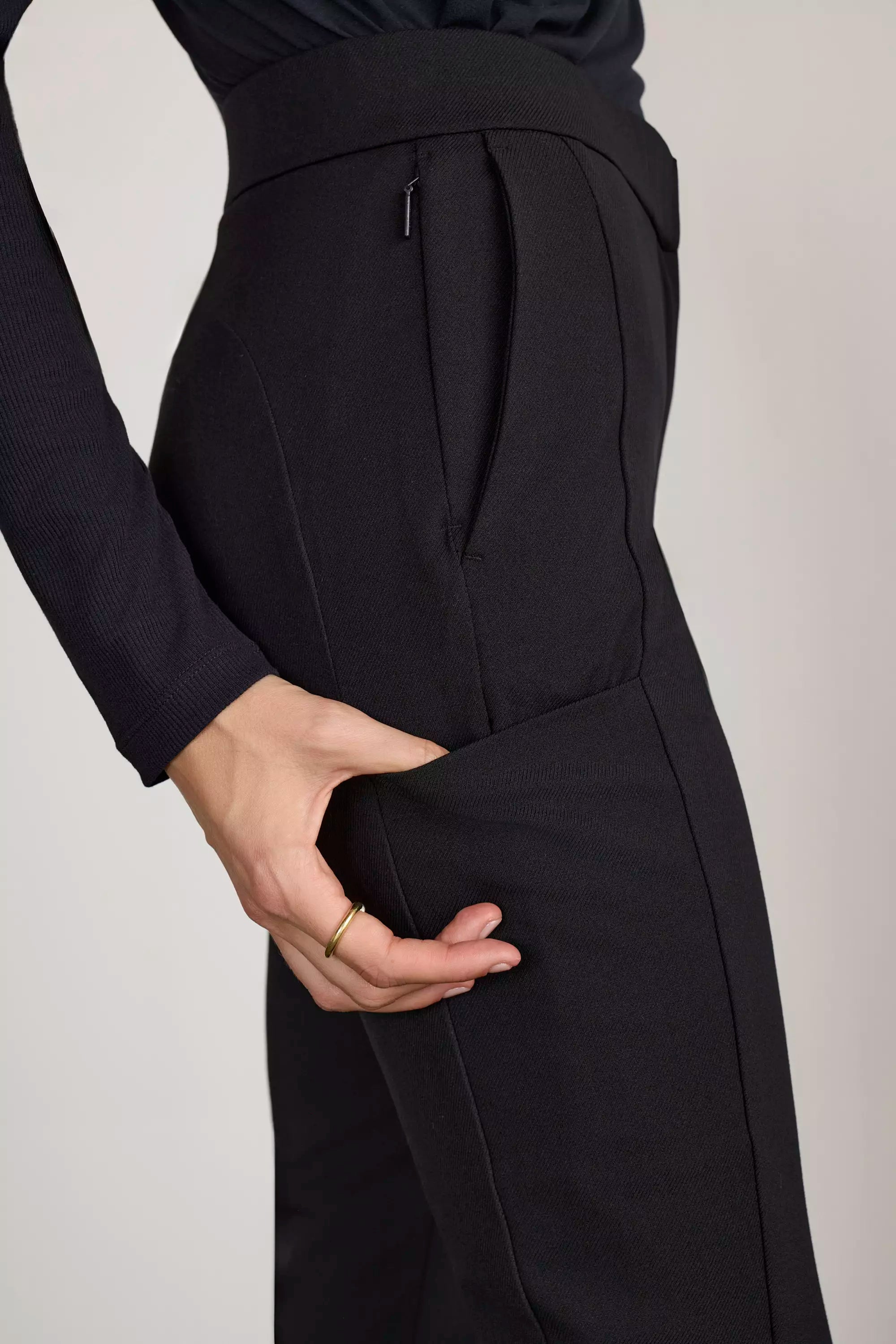 Trailblaze High-Rise Slim Twill Trouser - Black