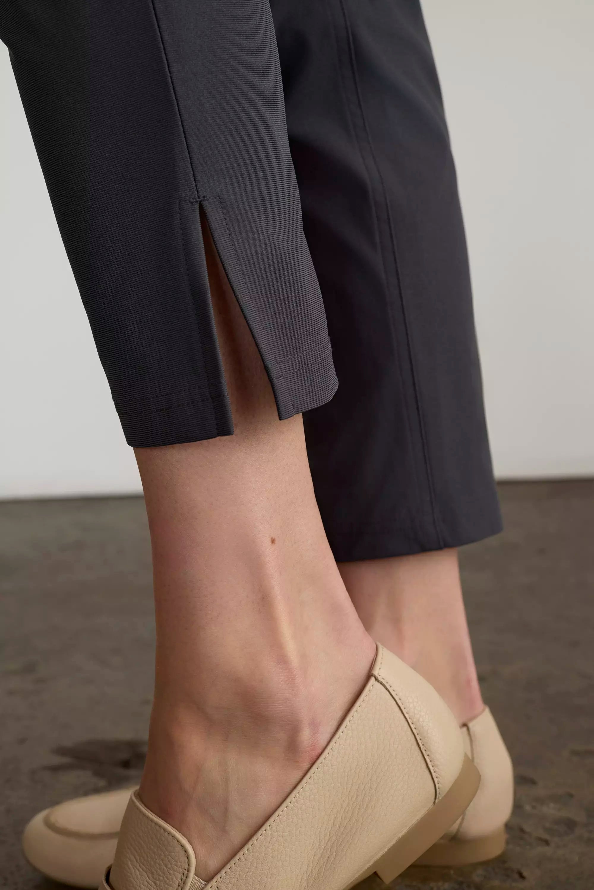 Limitless High-Rise Ankle Pant with Pleats - Asphalt