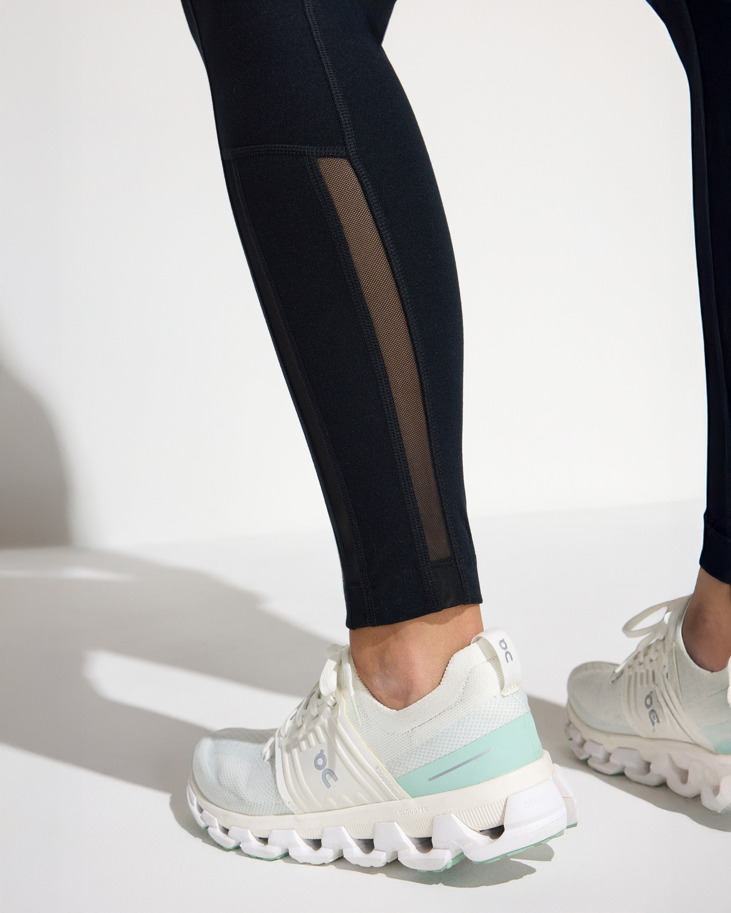 The Active Power Mesh Legging - Black