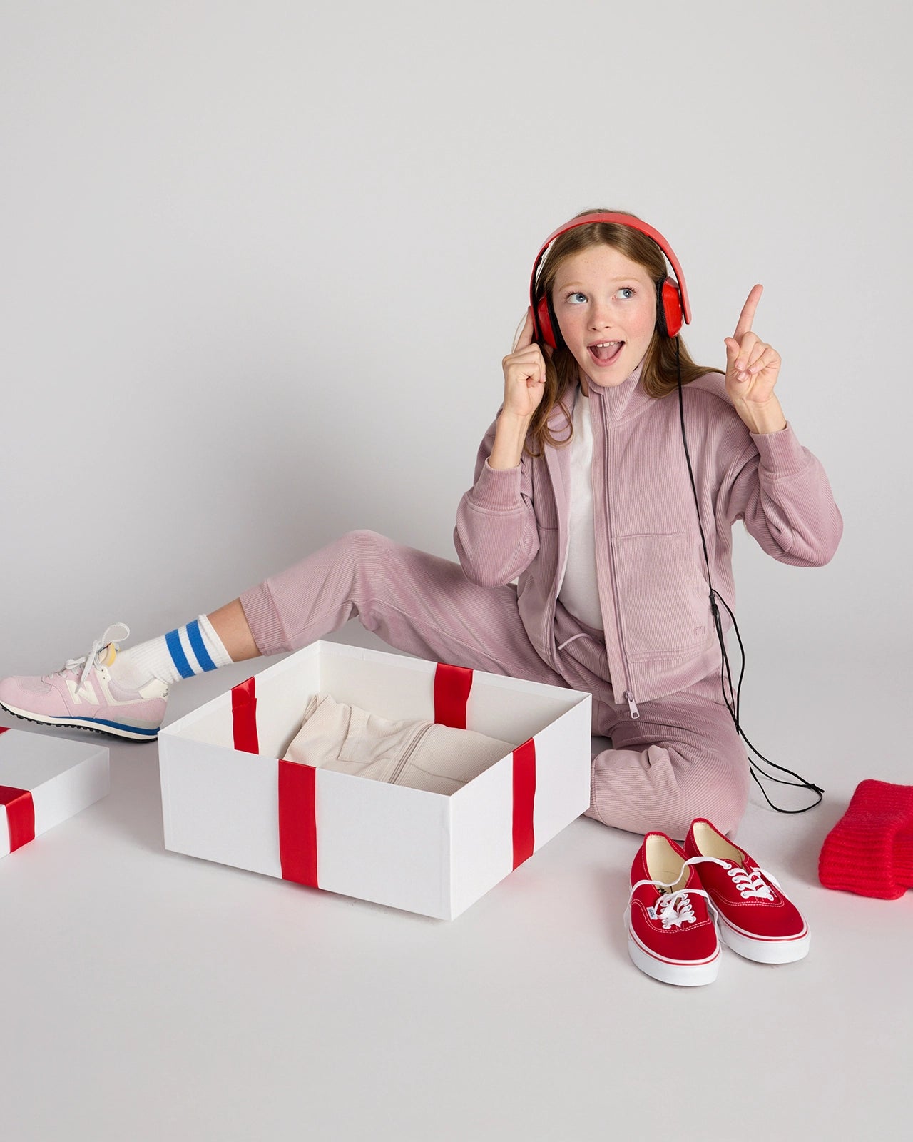 The Girls' Cozy Corduroy GRS Certified Recycled Poly Jacket - Light Blush Purple